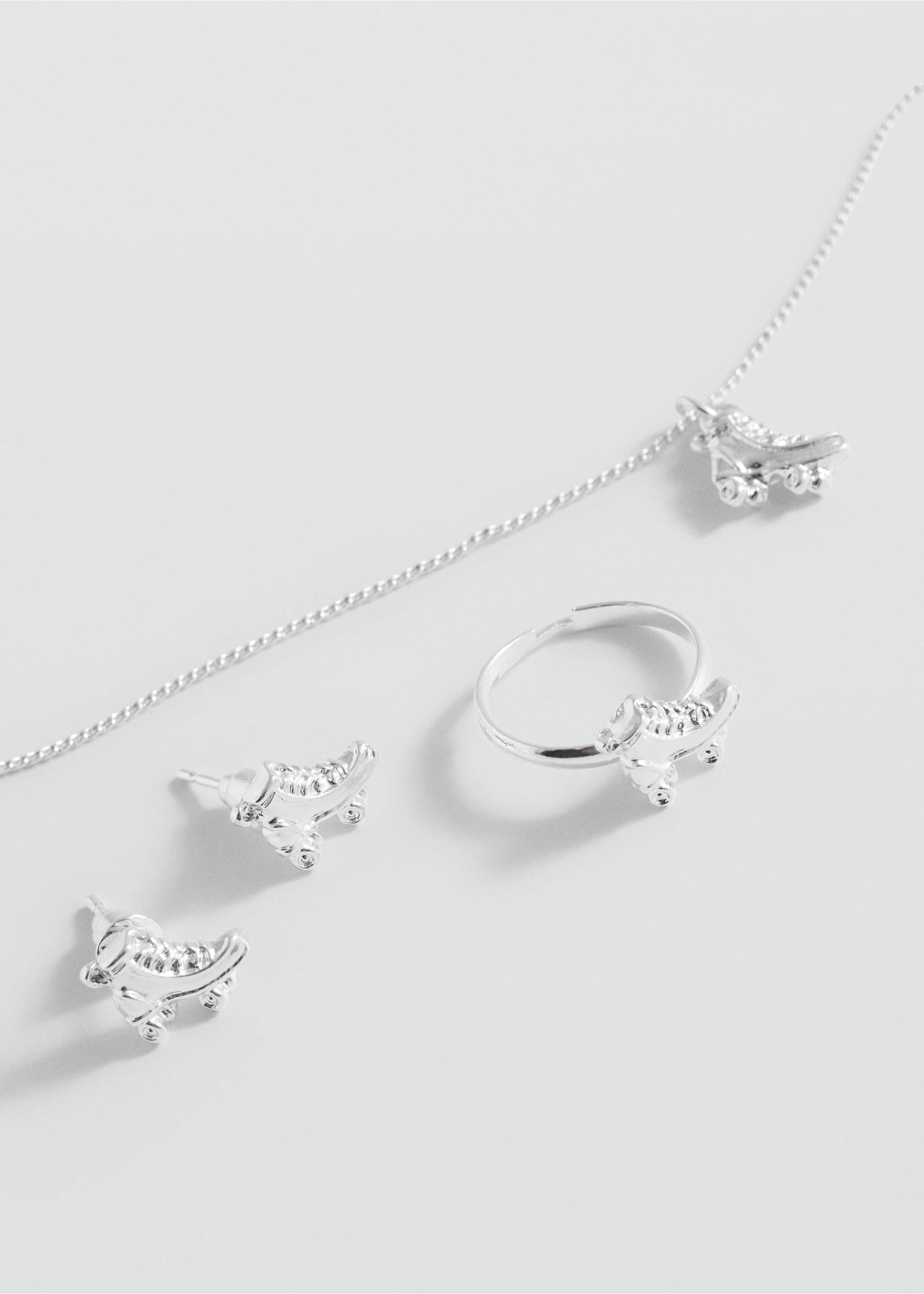 Set aus Halskette, Ring und Ohrringen - Mittlere Ansicht, Silber. Ref: 87010327-00.