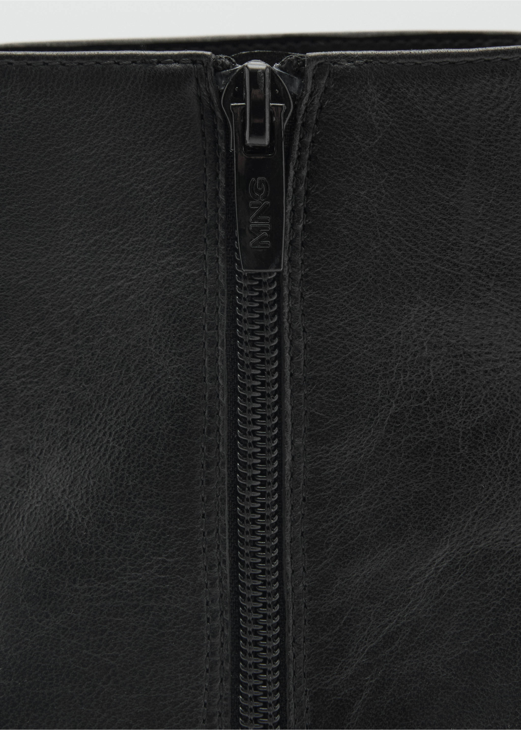 Leather pointed ankle boots - Details of the article 1, Black. Ref: 87010337-00.