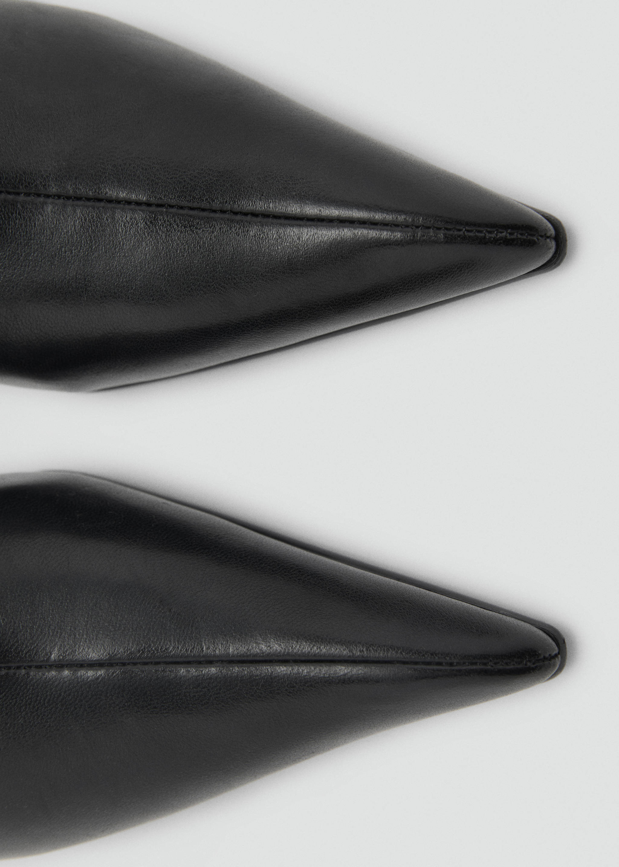 Leather pointed ankle boots - Details of the article 2