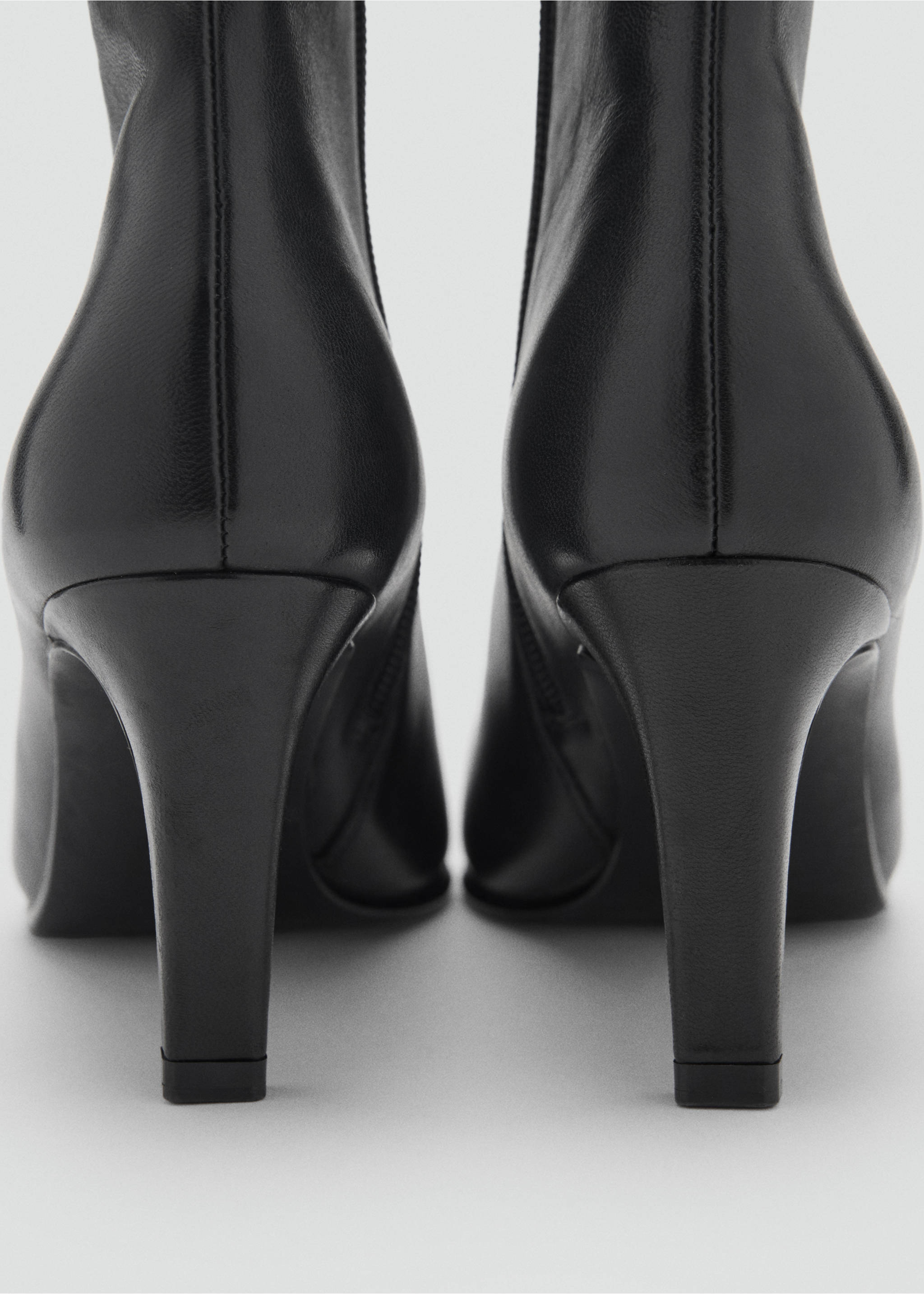 Leather pointed ankle boots - Details of the article 4, Black. Ref: 87010337-00.