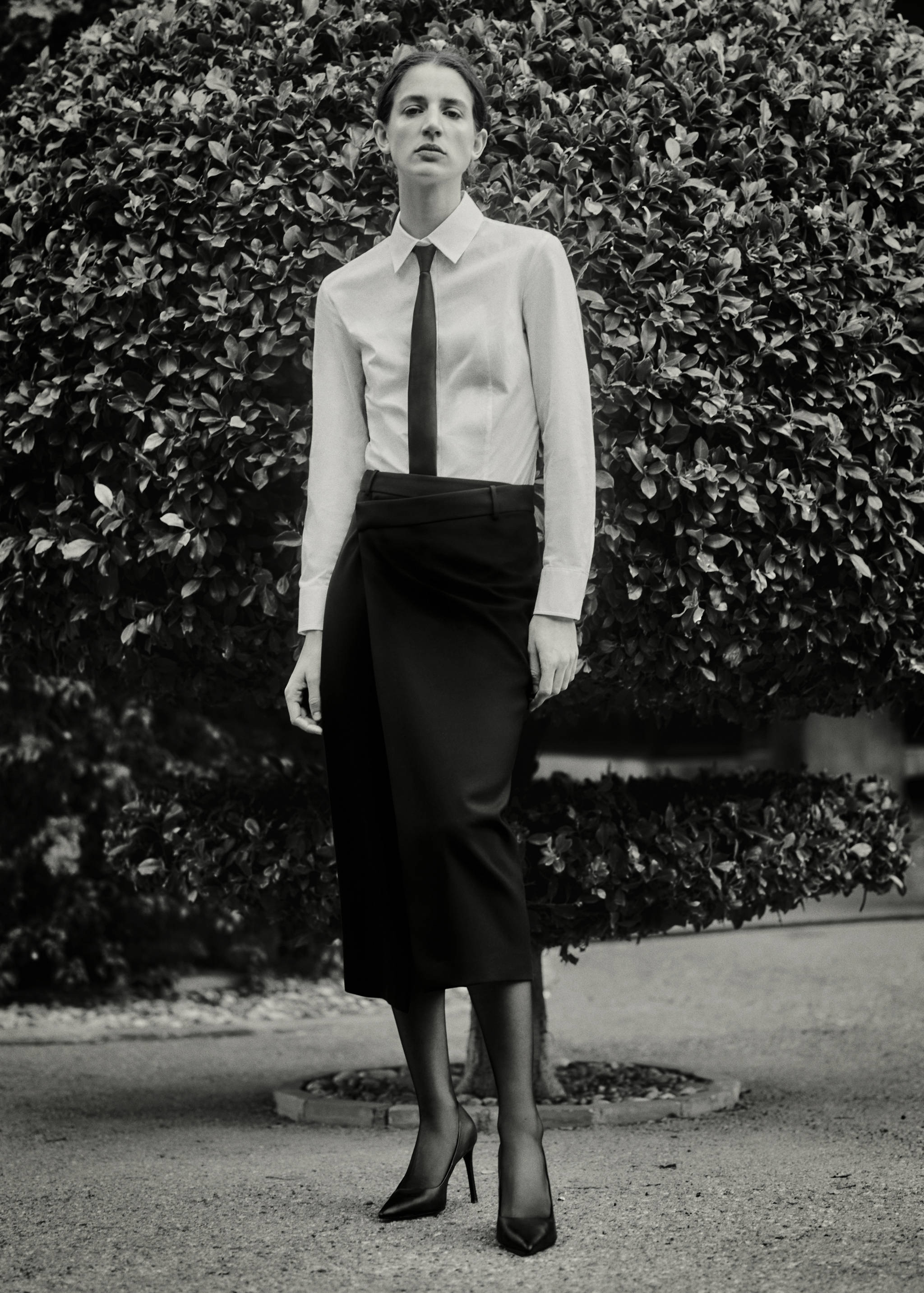 Fitted cotton shirt - Details of the article 3, White. Ref: 87010350-00.