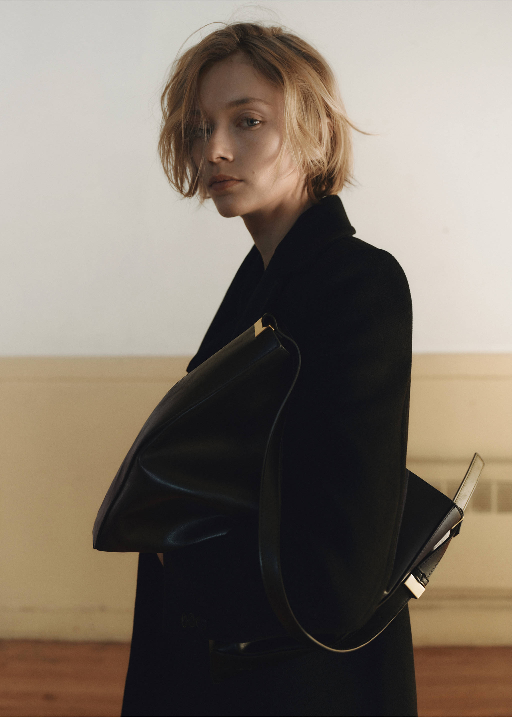 Shopper bag with metallic detail - General plane, Black. Ref: 87010365-00.