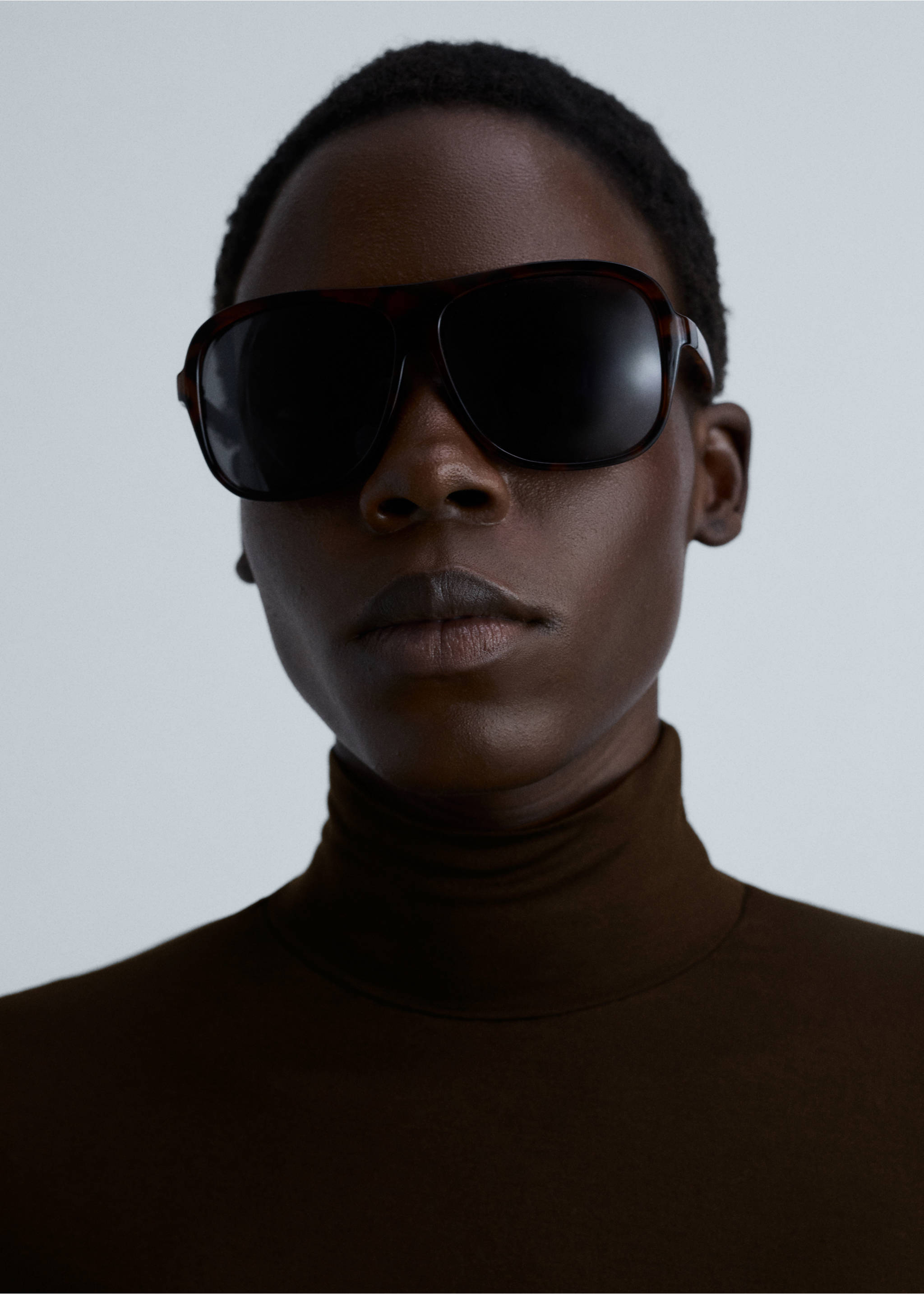 Perkins-neck long-sleeved t-shirt - Details of the article 1, Brown. Ref: 87010432-00.