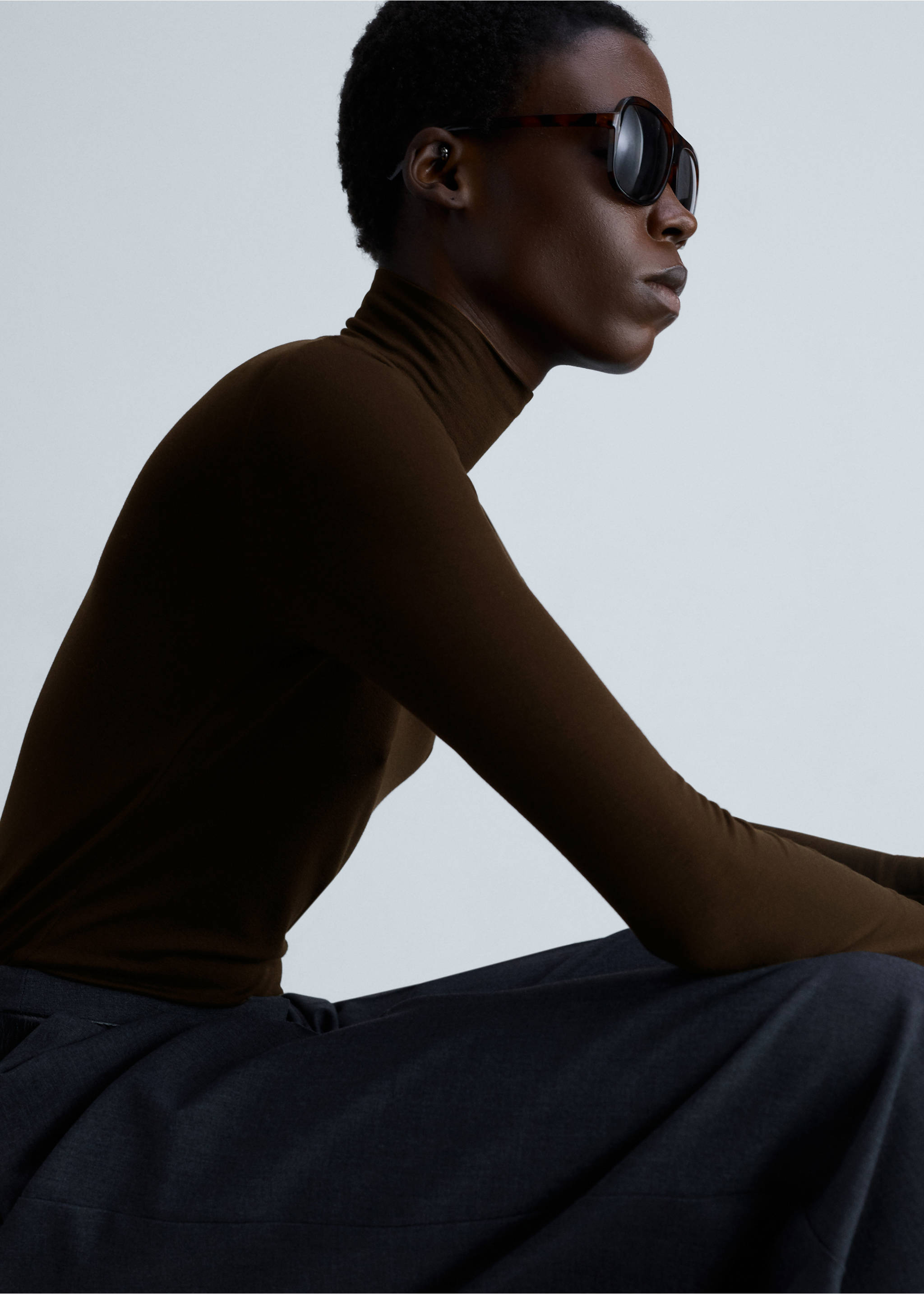 Perkins-neck long-sleeved t-shirt - Details of the article 2, Brown. Ref: 87010432-00.