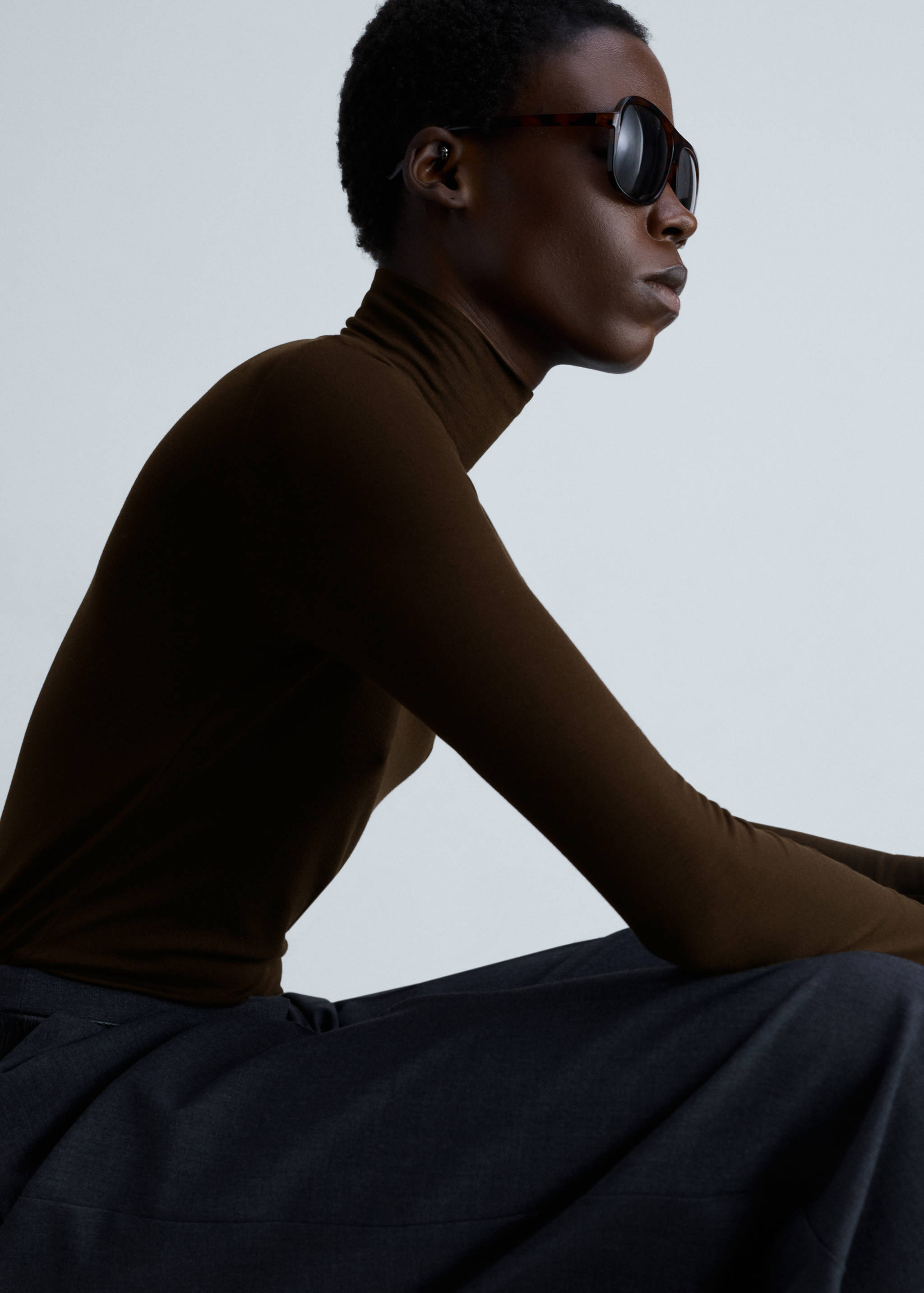 Langärmliges T-Shirt mit halbhohem Kragen - Detail des Artikels 2