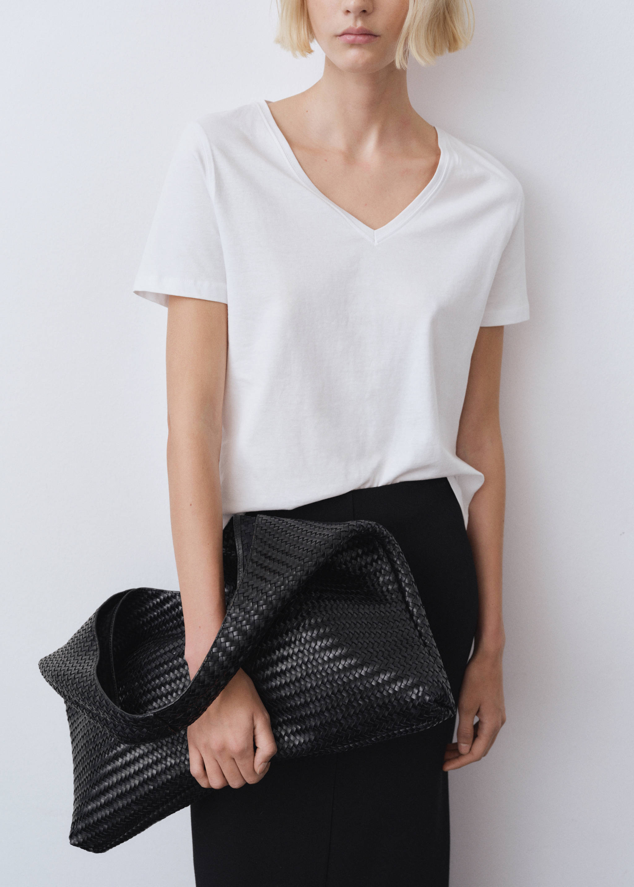 V-neck cotton T-shirt - Medium plane