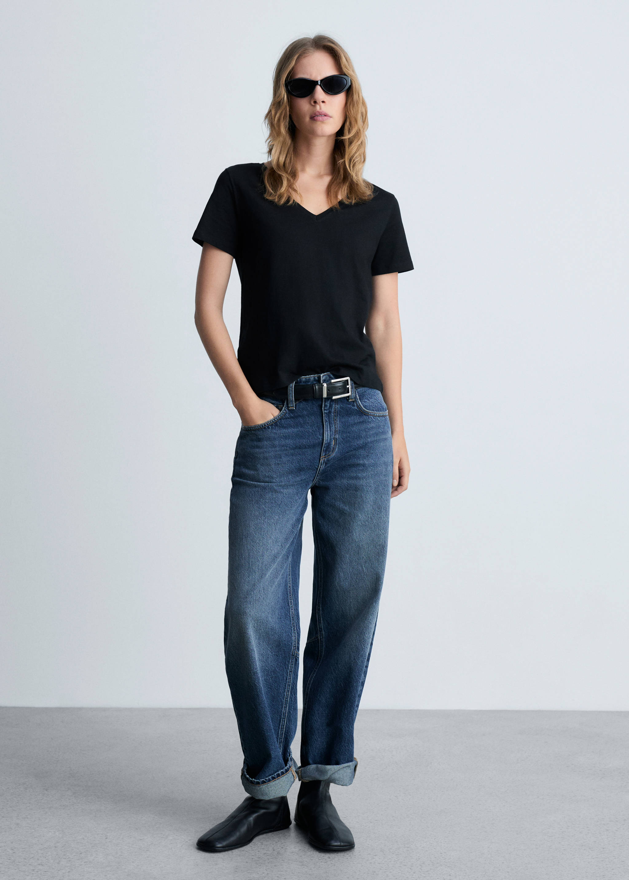 Baumwoll-T-Shirt, V-Ausschnitt - Allgemeine Ansicht