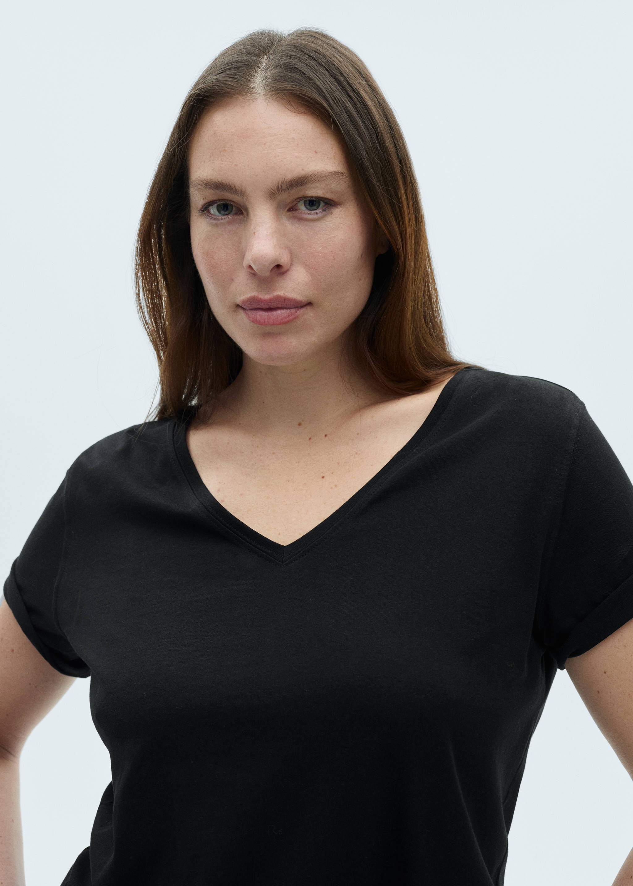 Baumwoll-T-Shirt, V-Ausschnitt - Detail des Artikels 4