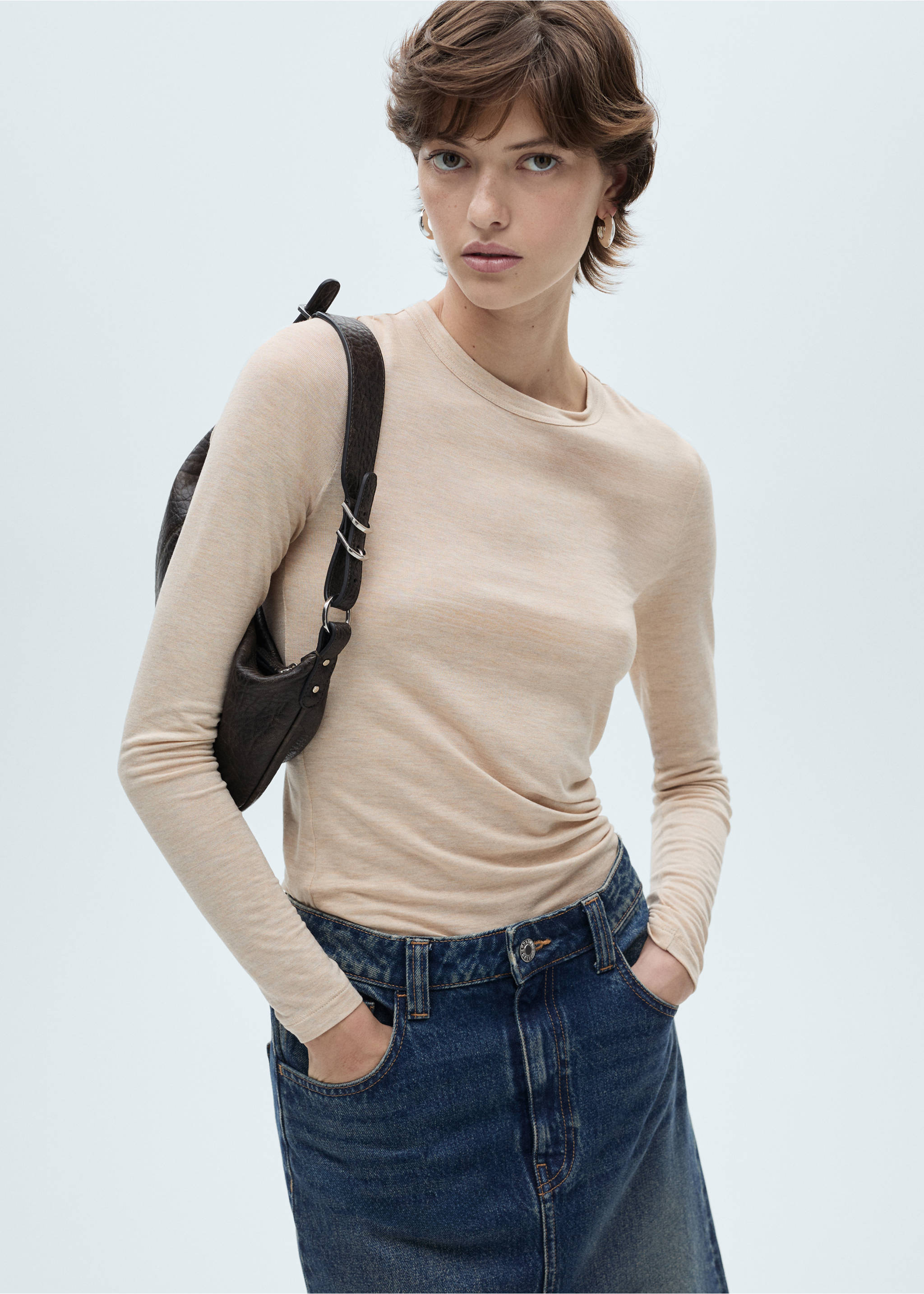 Long-sleeved fitted t-shirt - Medium plane, Sand. Ref: 87010438-00.