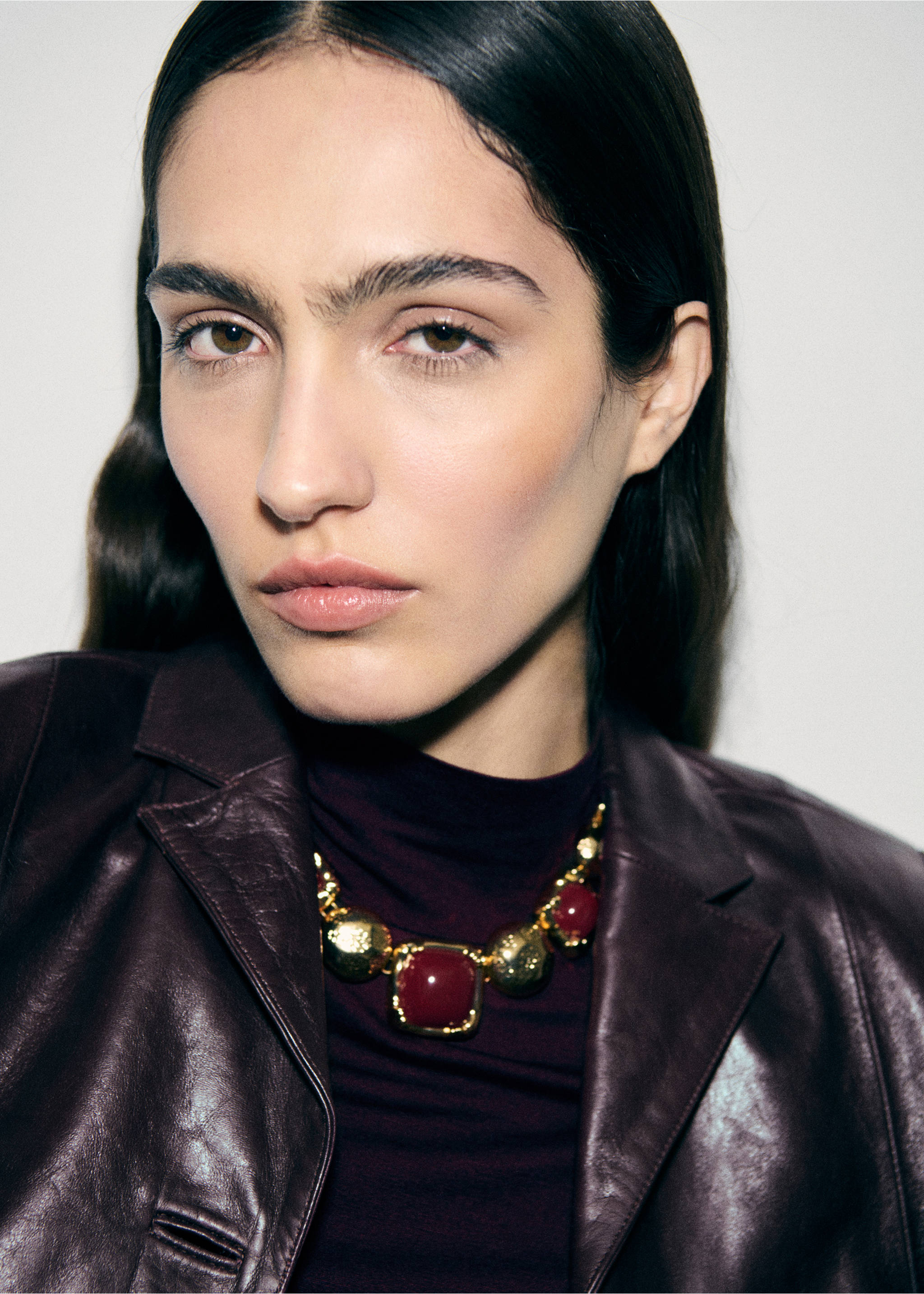 Combined beads necklace - Details of the article 9, Gold. Ref: 87010450-00.