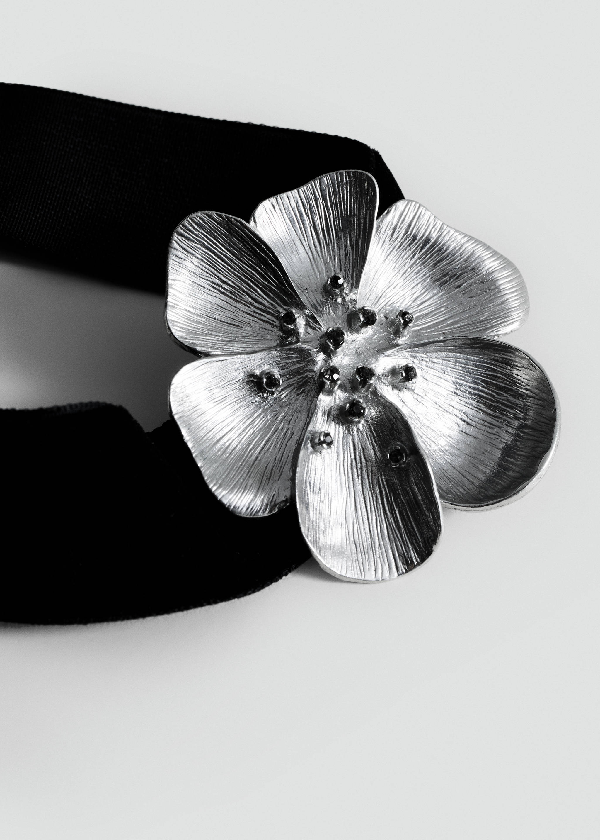 Crystal flower choker necklace - Medium plane