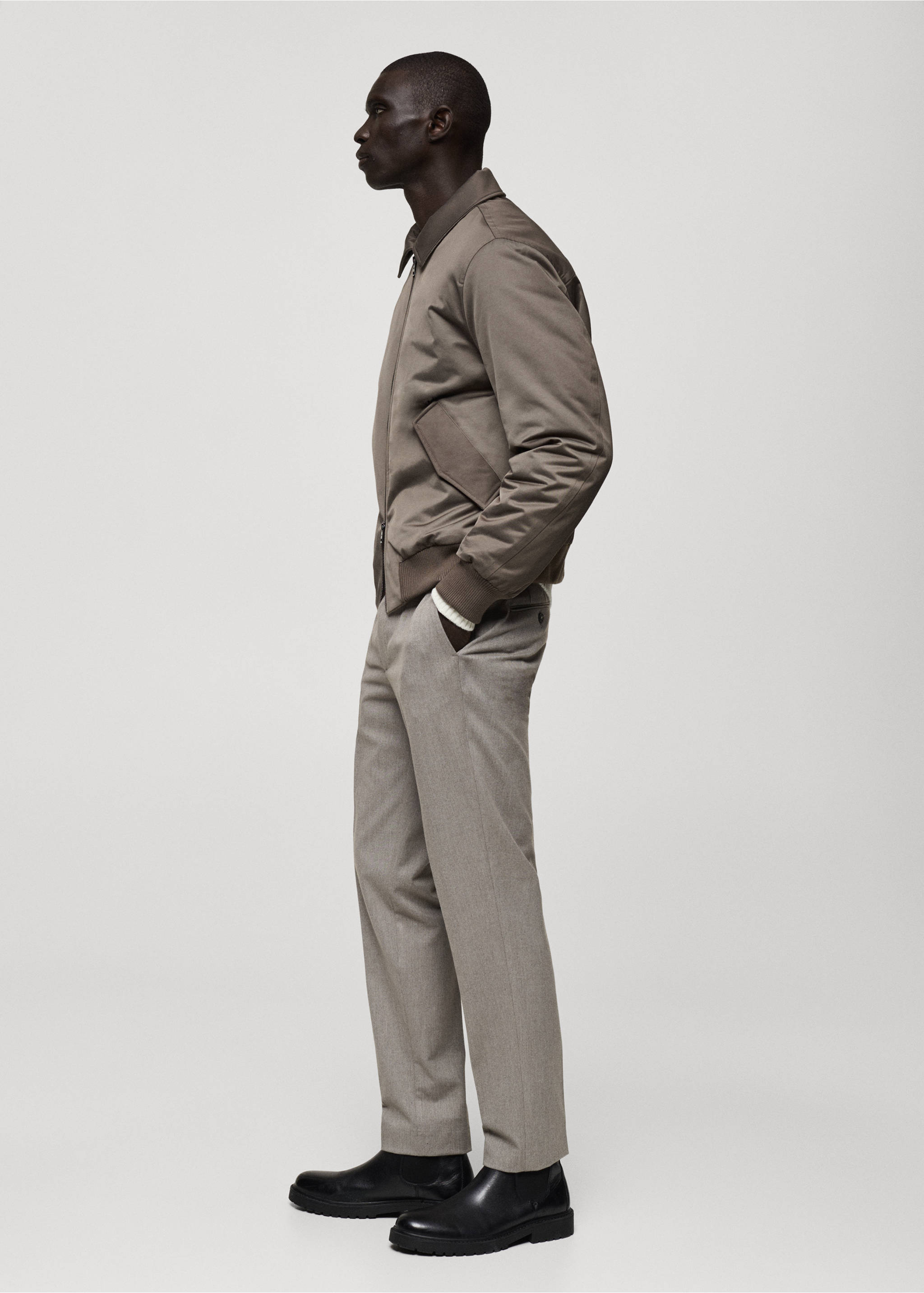 Jaqueta embuatada water repellent - Detall de l'article 2, Marró mitjà. Ref: 87010576-00.