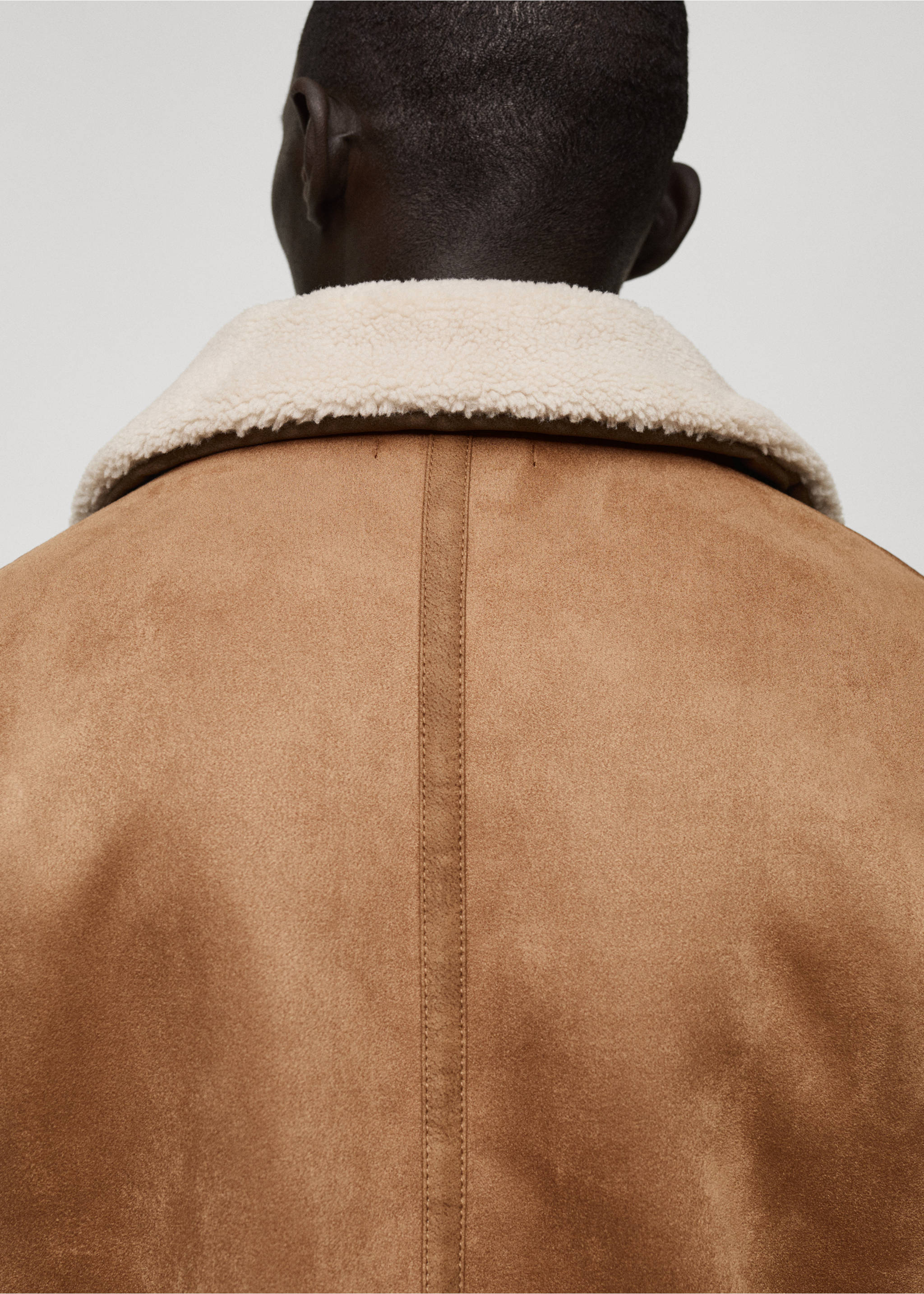 Double face jacket with sheepskin details - Details of the article 6, Medium Brown. Ref: 87010578-00.