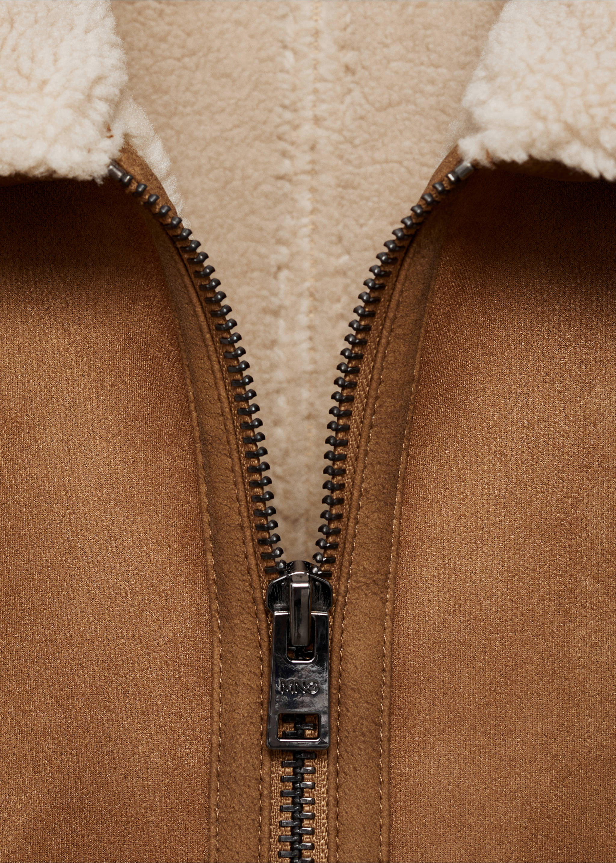 Double face jacket with sheepskin details - Details of the article 8, Medium Brown. Ref: 87010578-00.