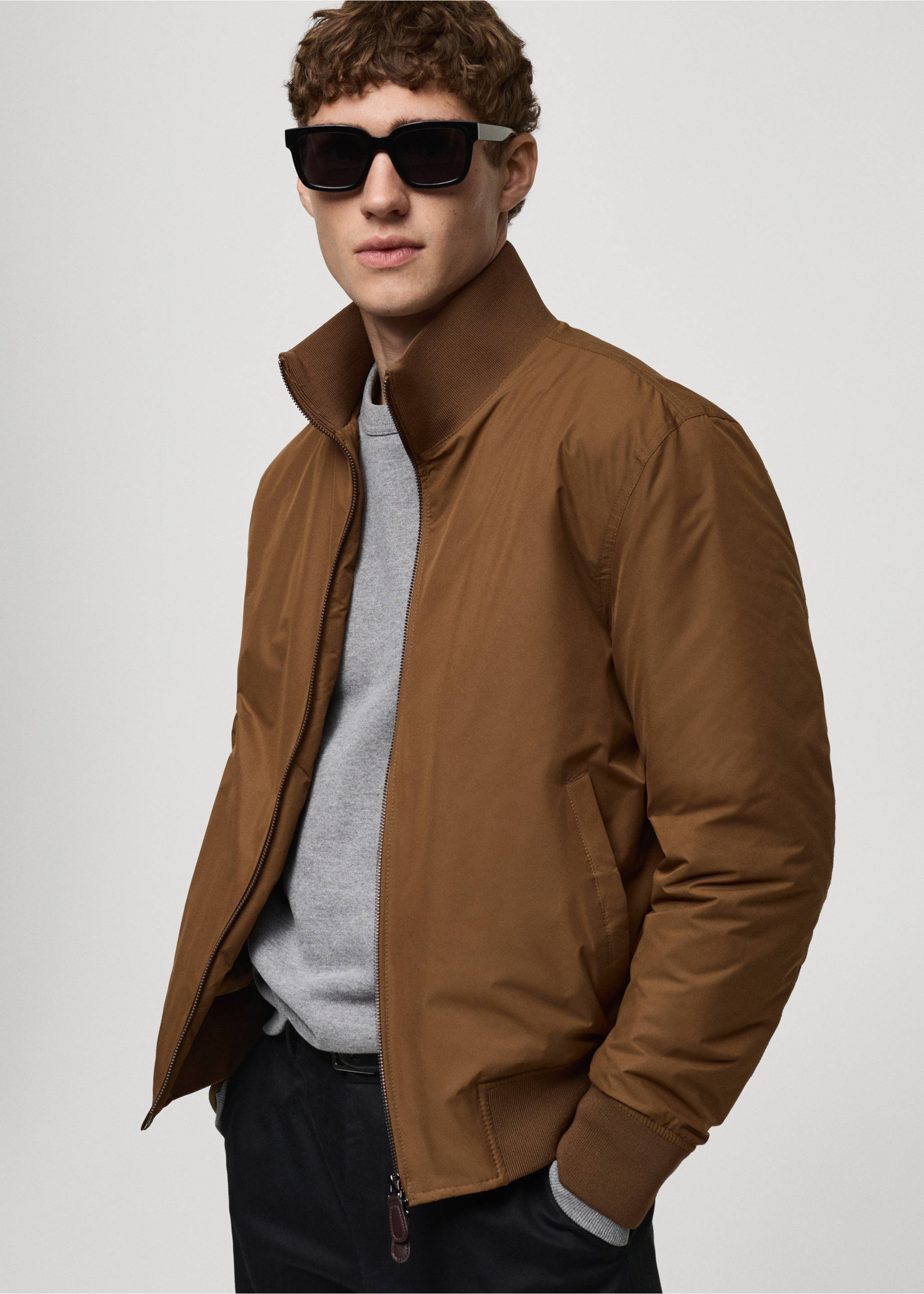 Wasserabweisende Stepp-Bomberjacke - Detail des Artikels 3, Tobacco-Braun. Ref: 87010580-00.
