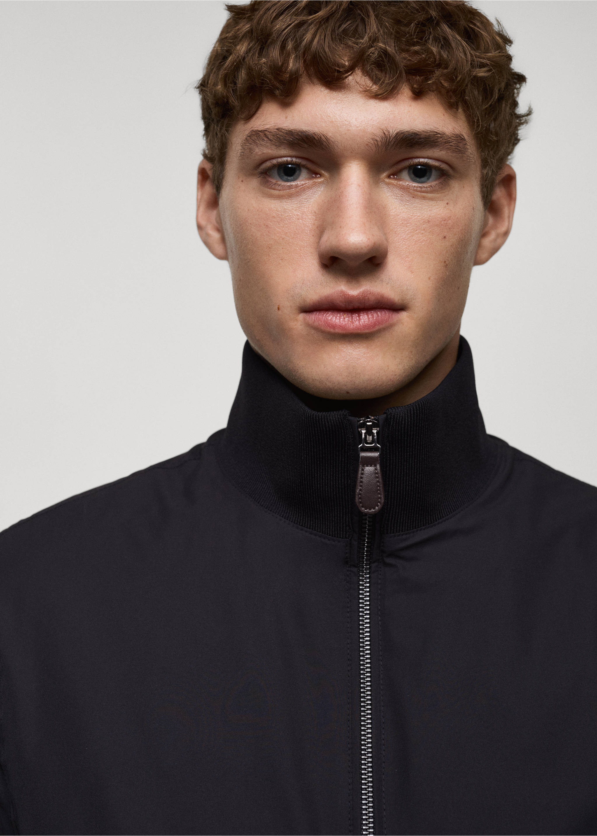 Water-repellent quilted bomber jacket - Details of the article 1, Dark Navy. Ref: 87010580-00.