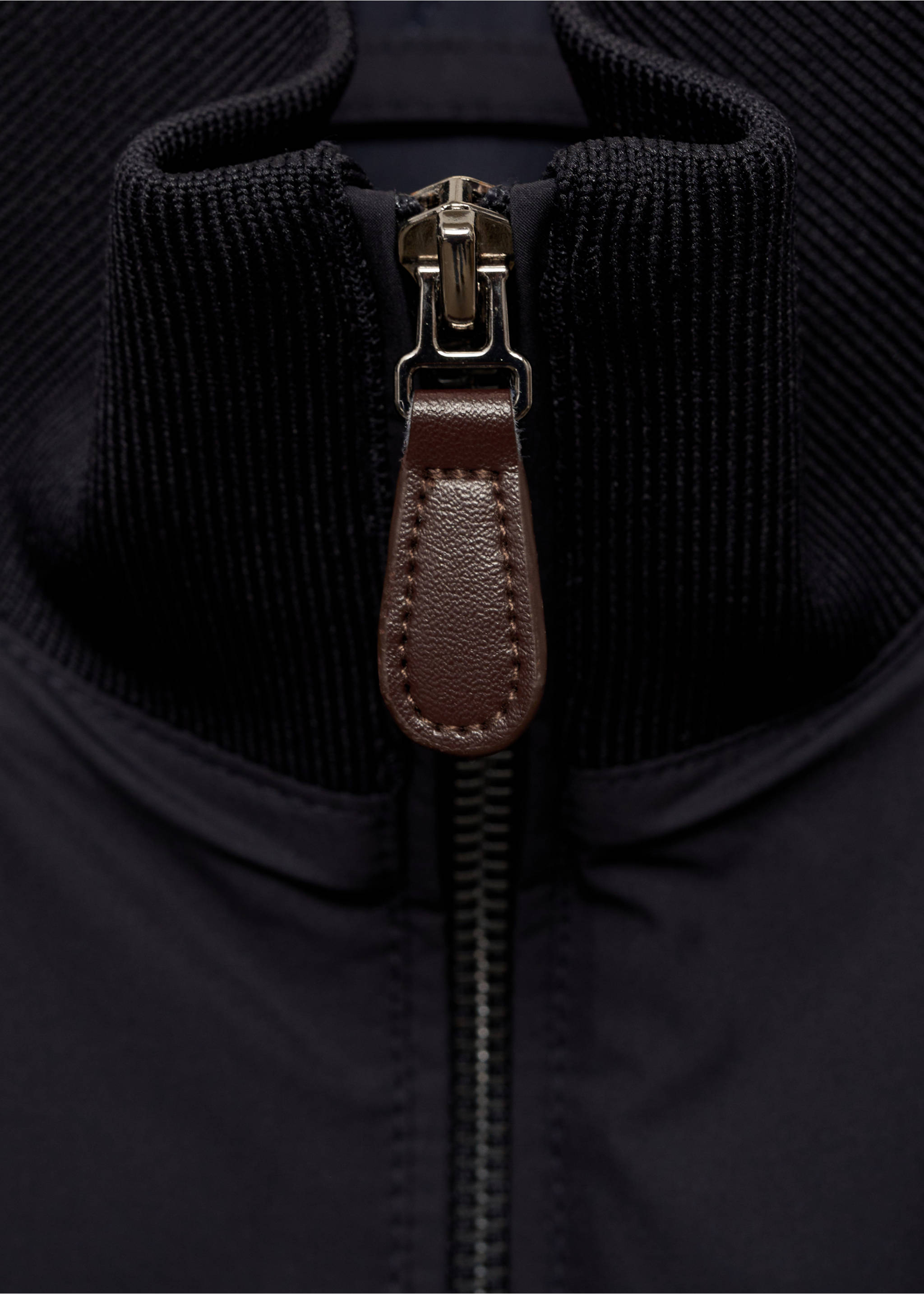 Water-repellent quilted bomber jacket - Details of the article 8, Dark Navy. Ref: 87010580-00.