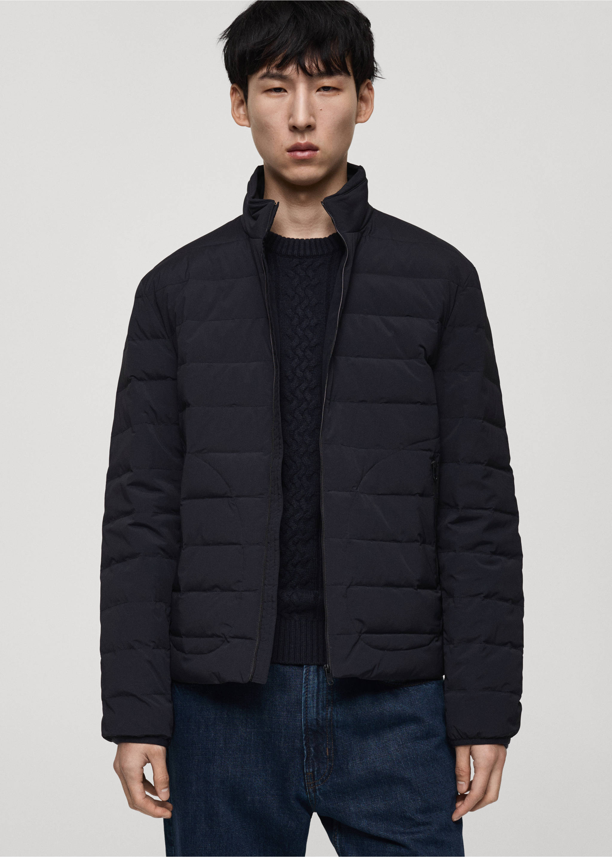 Steppjacke mit Daunen- und Federfüllung - Mittlere Ansicht, Dunkles Marineblau. Ref: 87010588-00.