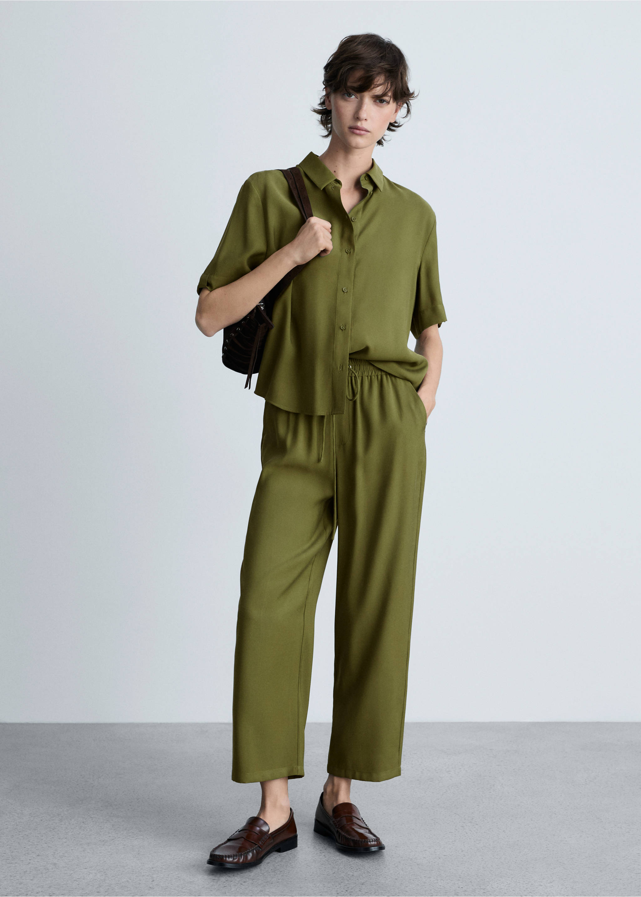 Camisa fluida manga corta - Plano general, Khaki. Ref: 87010592-00.