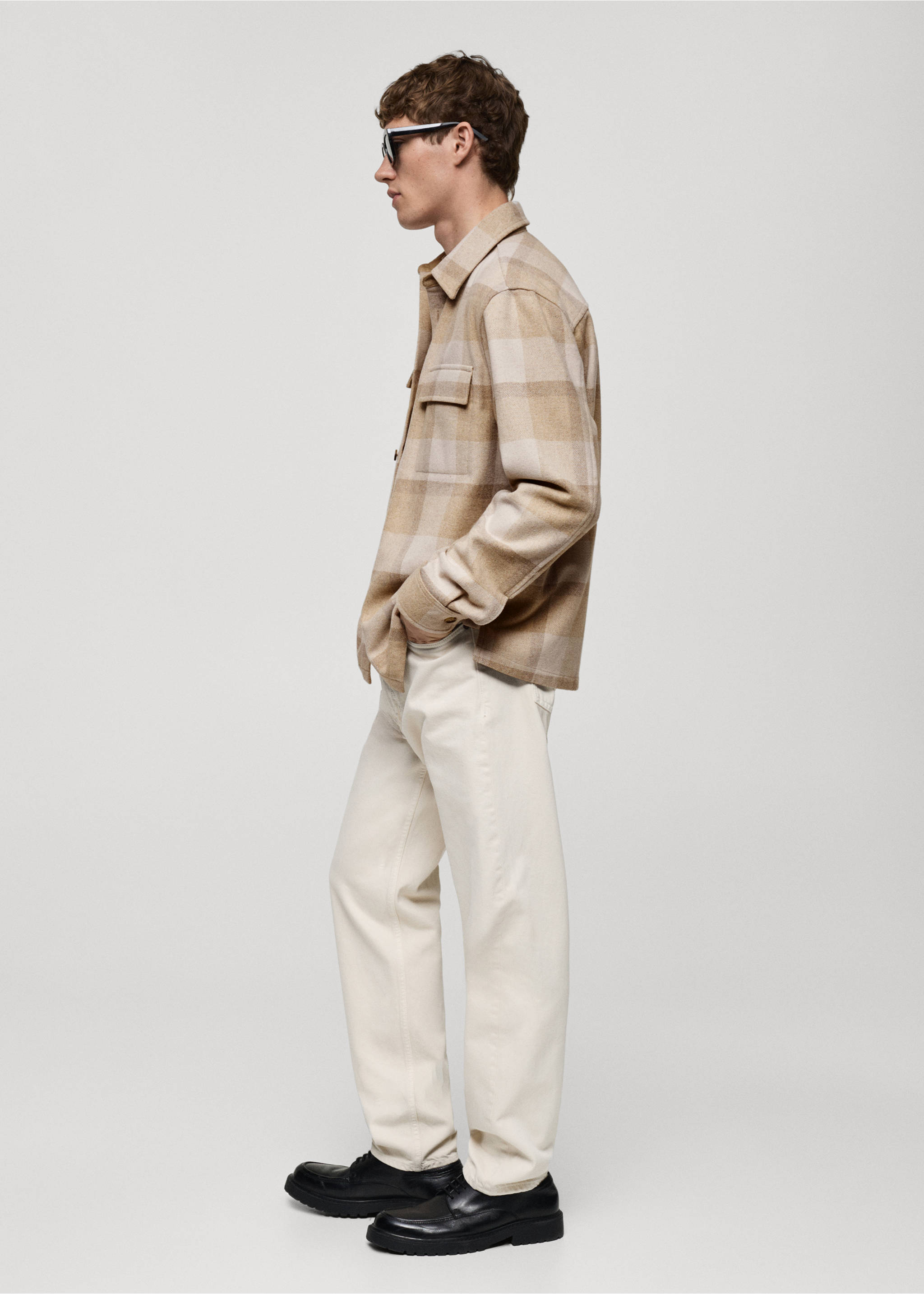 Kariertes Overshirt aus Wolle mit Flanell - Detail des Artikels 2, Beige. Ref: 87010599-00.
