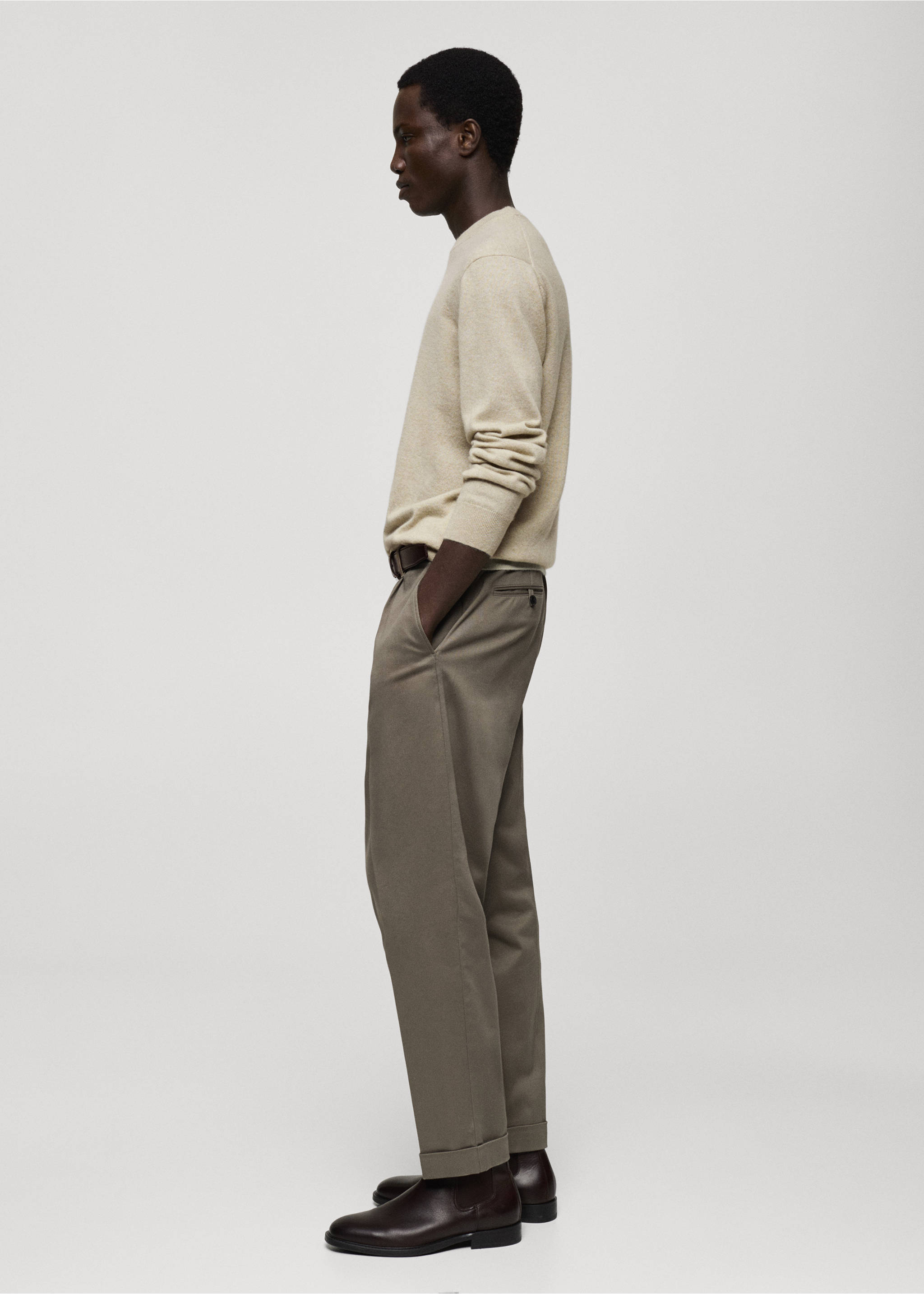 100% cashmere regular-fit sweater - Details of the article 2, Pastel Green. Ref: 87010602-00.