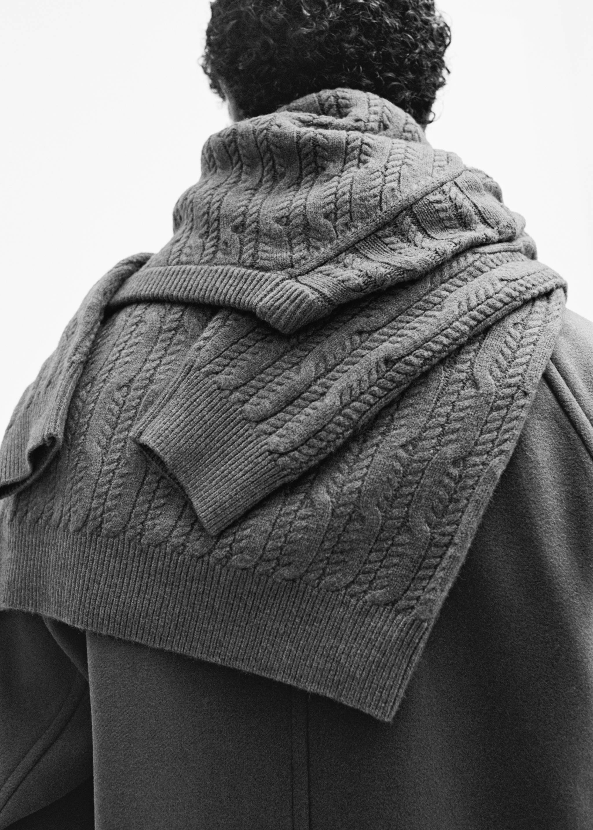 Braided knitted sweater - Details of the article 5, Mink Grey. Ref: 87010603-00.