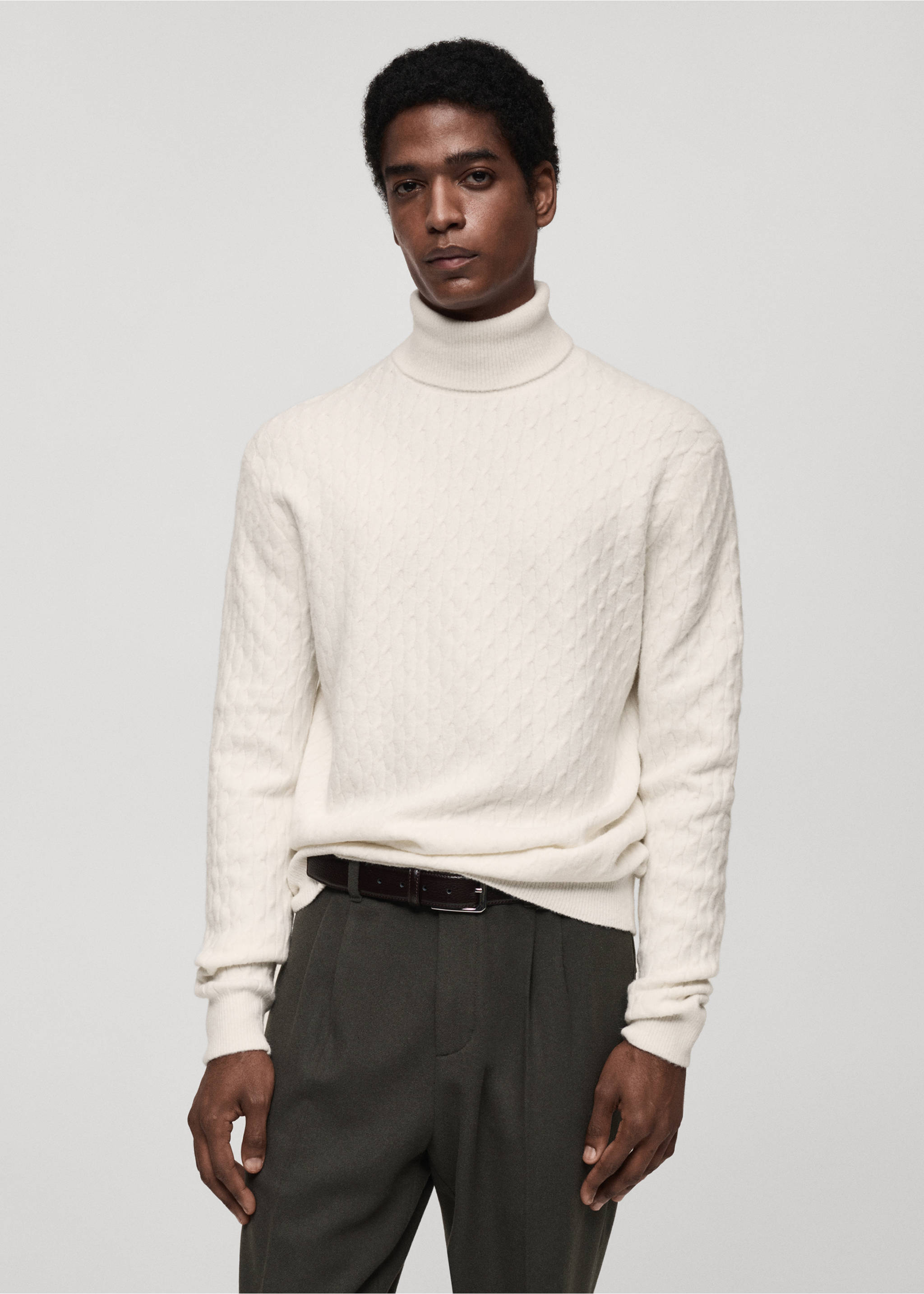 Jersey punto estructura cuello alto - Plano medio, Blanco roto. Ref: 87010609-00.