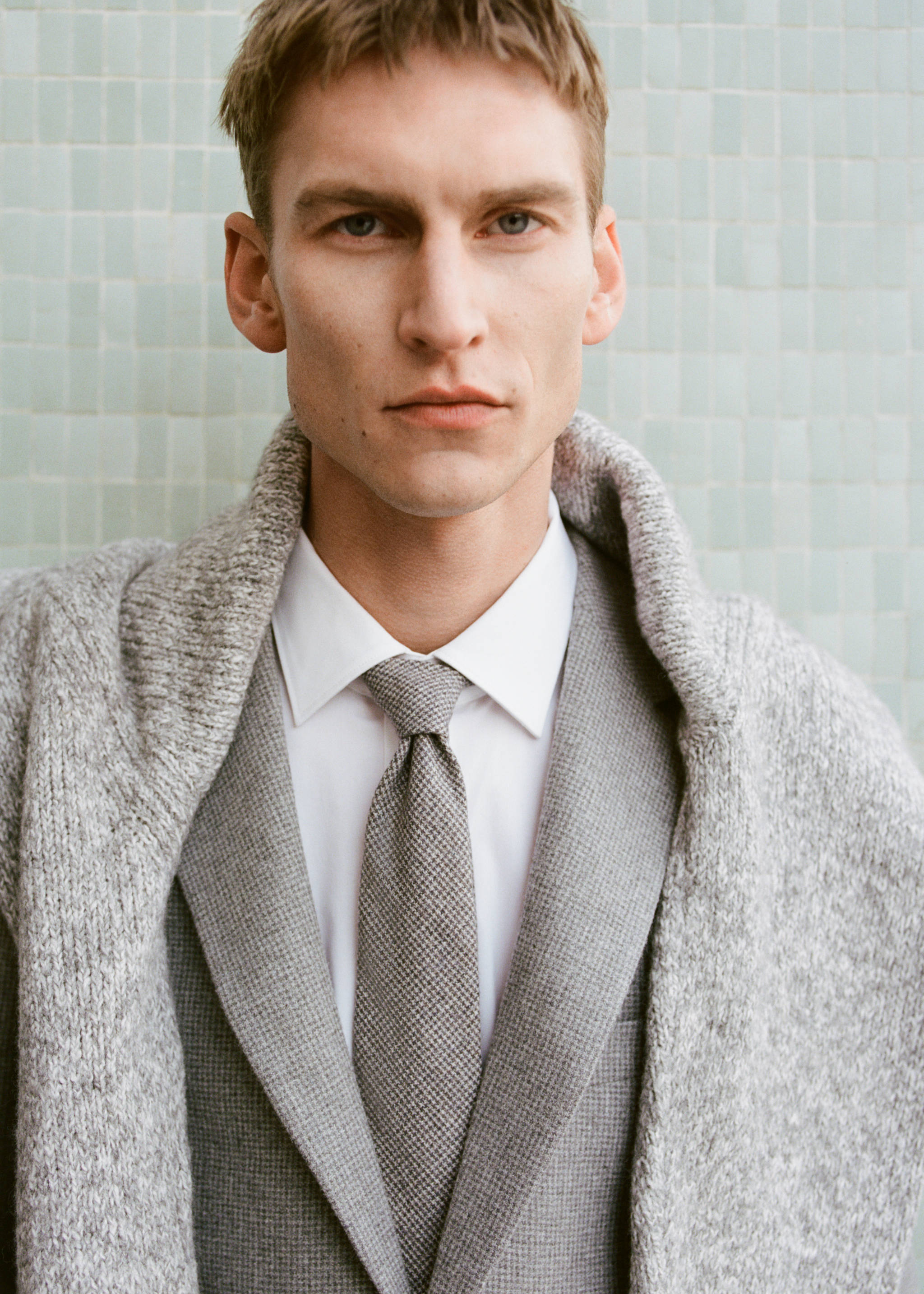 Strukturierte Woll-Krawatte - Detail des Artikels 3, Grau. Ref: 87010616-00.