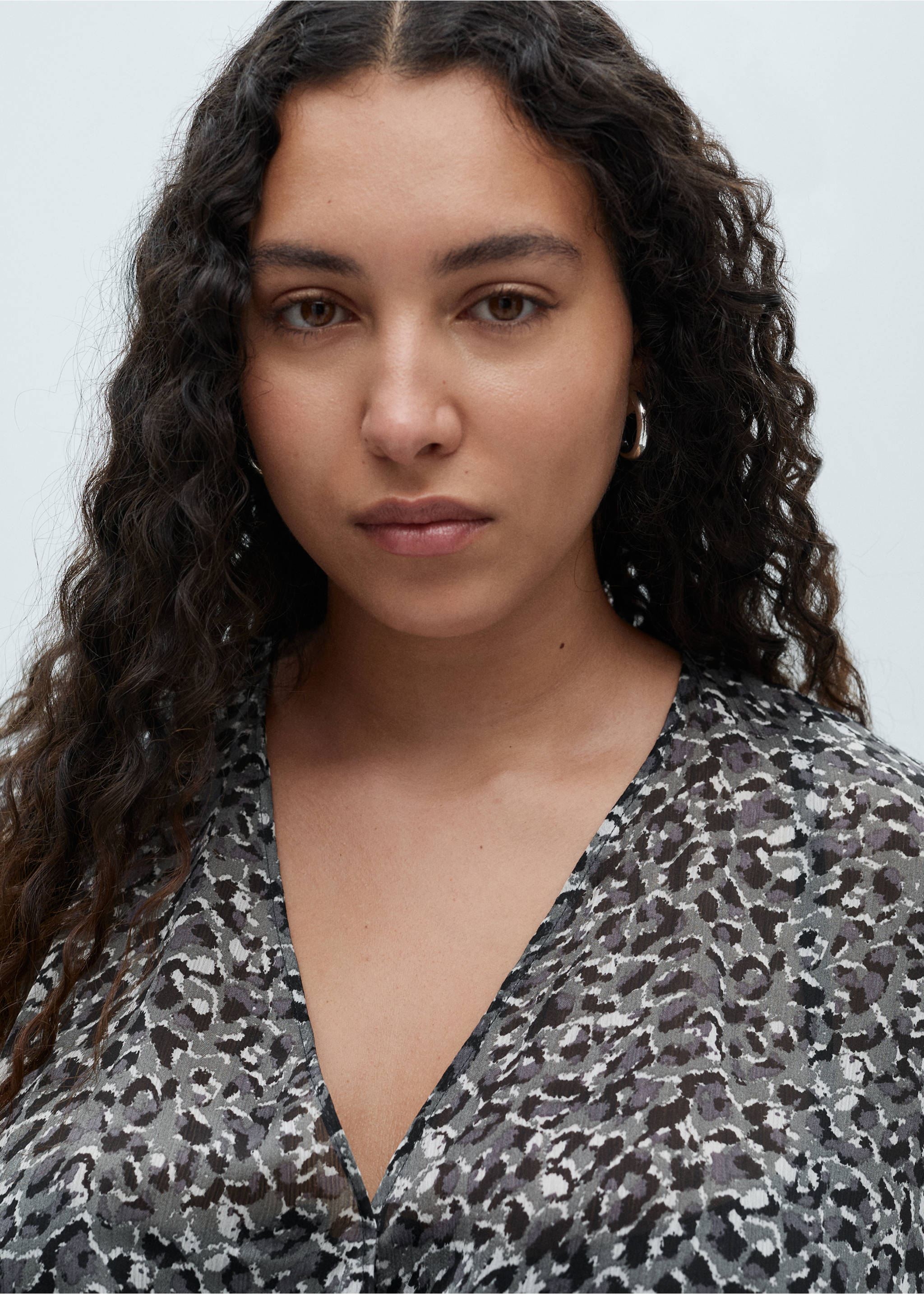 Animal-print ruffled dress - Details of the article 5, Black. Ref: 87010622-00.