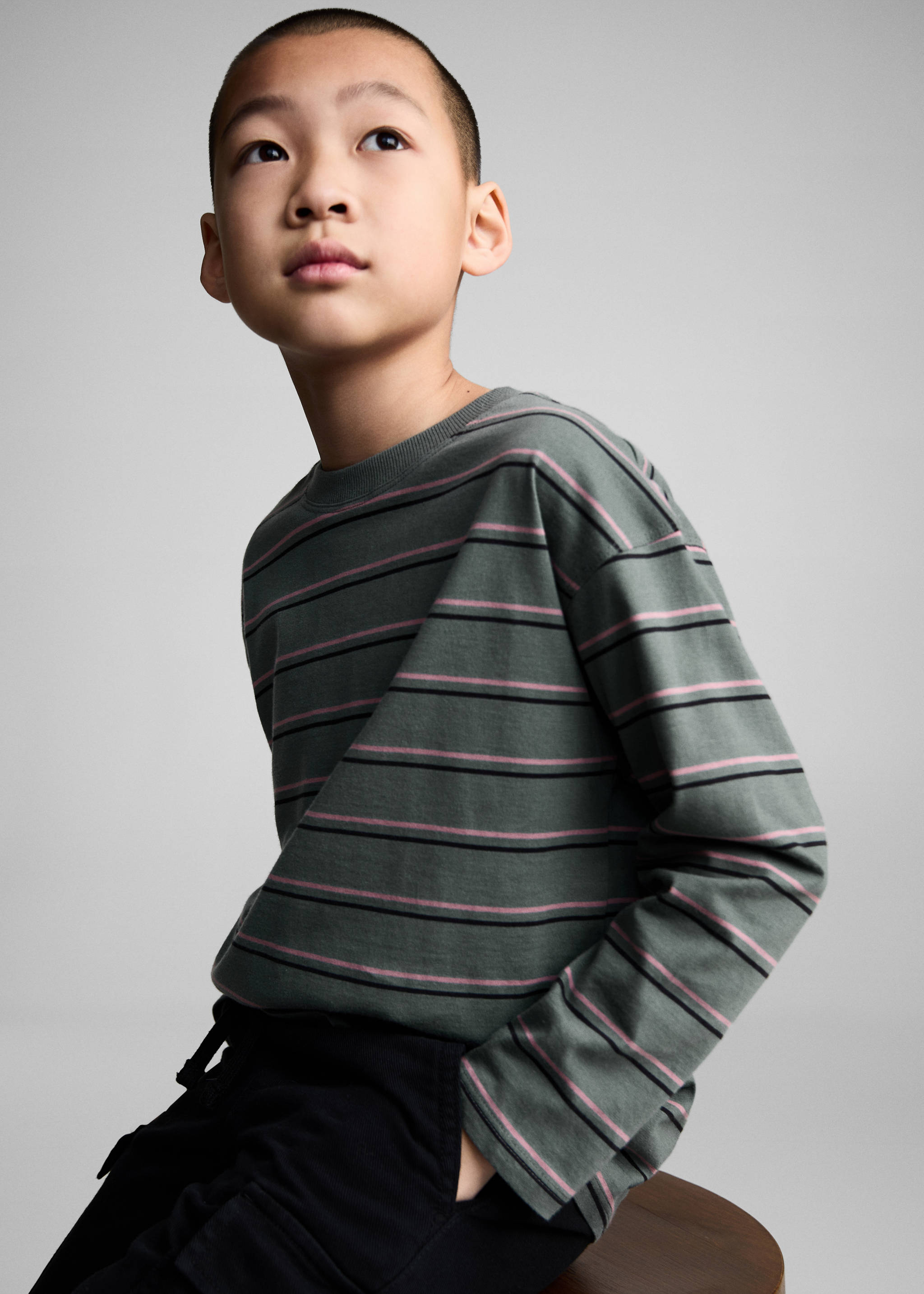 Samarreta oversize ratlles - Detall de l'article 1, Verd. Ref: 87010640-00.