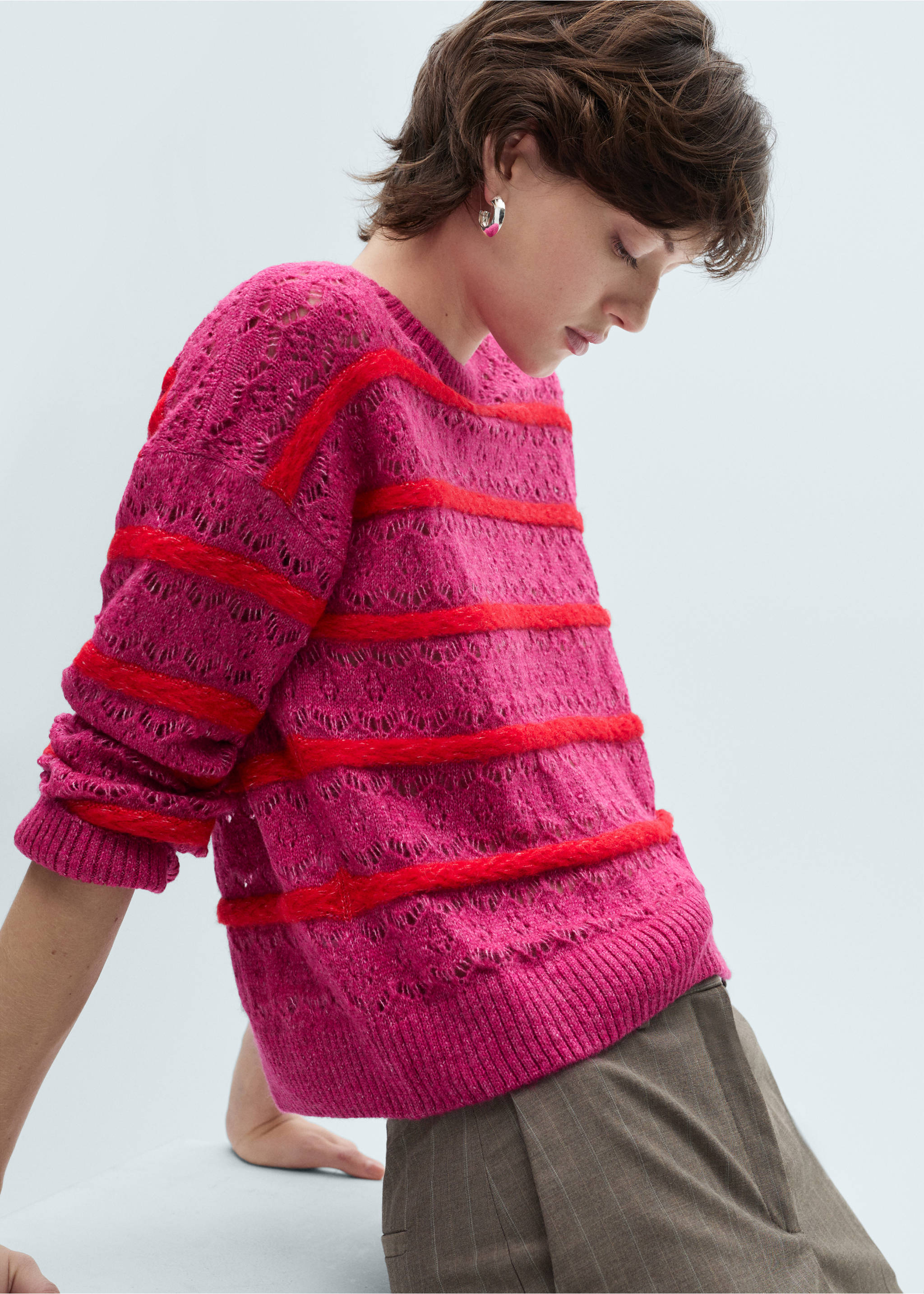 Two-tone sweater with lace design - Details of the article 2, Pastel Pink. Ref: 87010652-00.