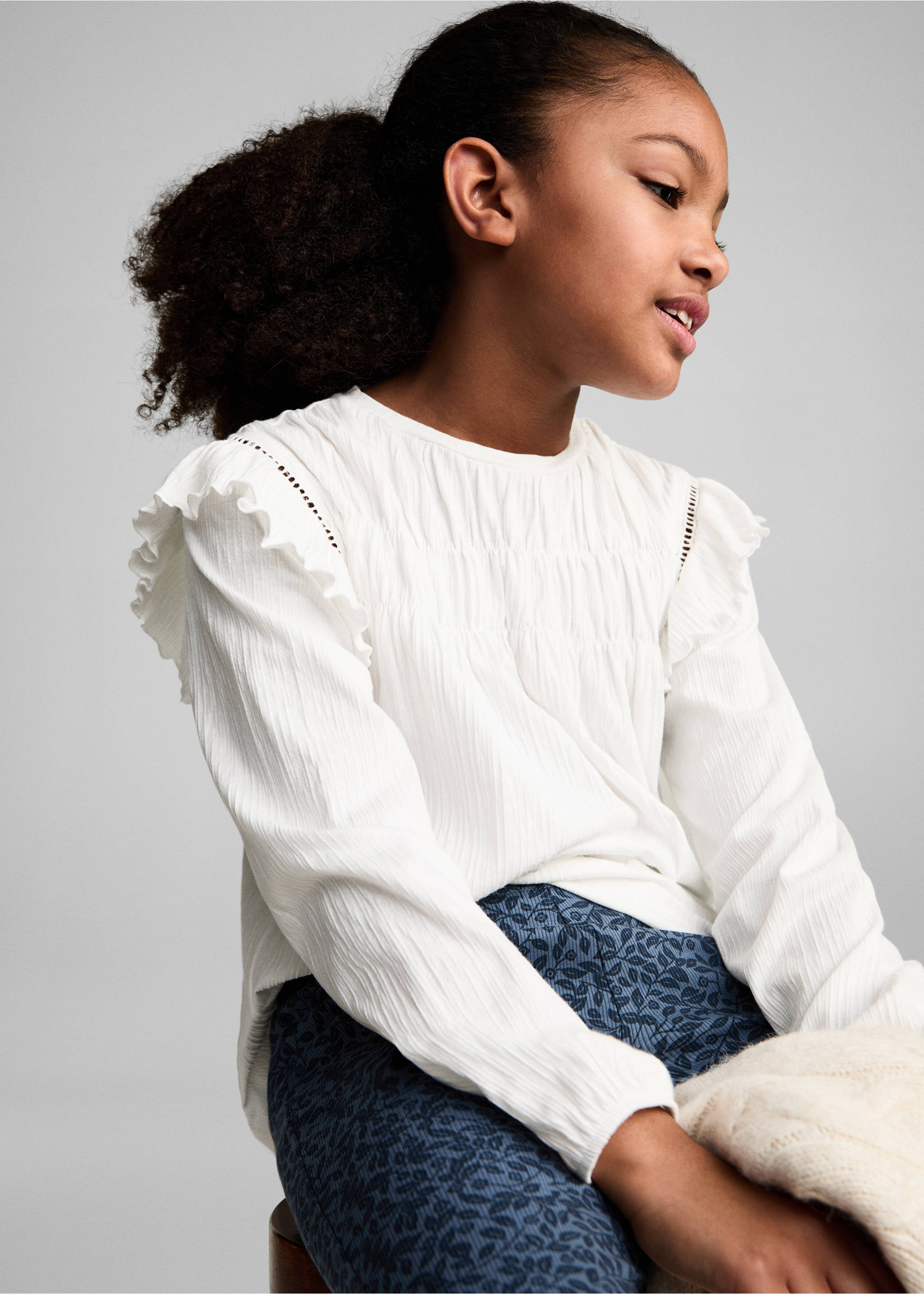 Ruffled sleeve T-shirt - Details of the article 2, Off White. Ref: 87011512-00.