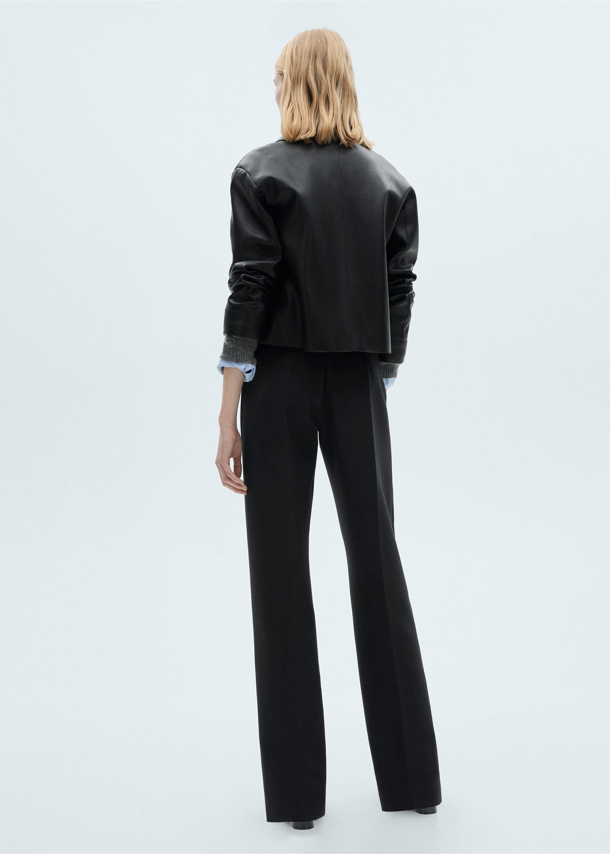 Straight-fit pleated trousers - Reverse of the article, Black. Ref: 87011513-00.