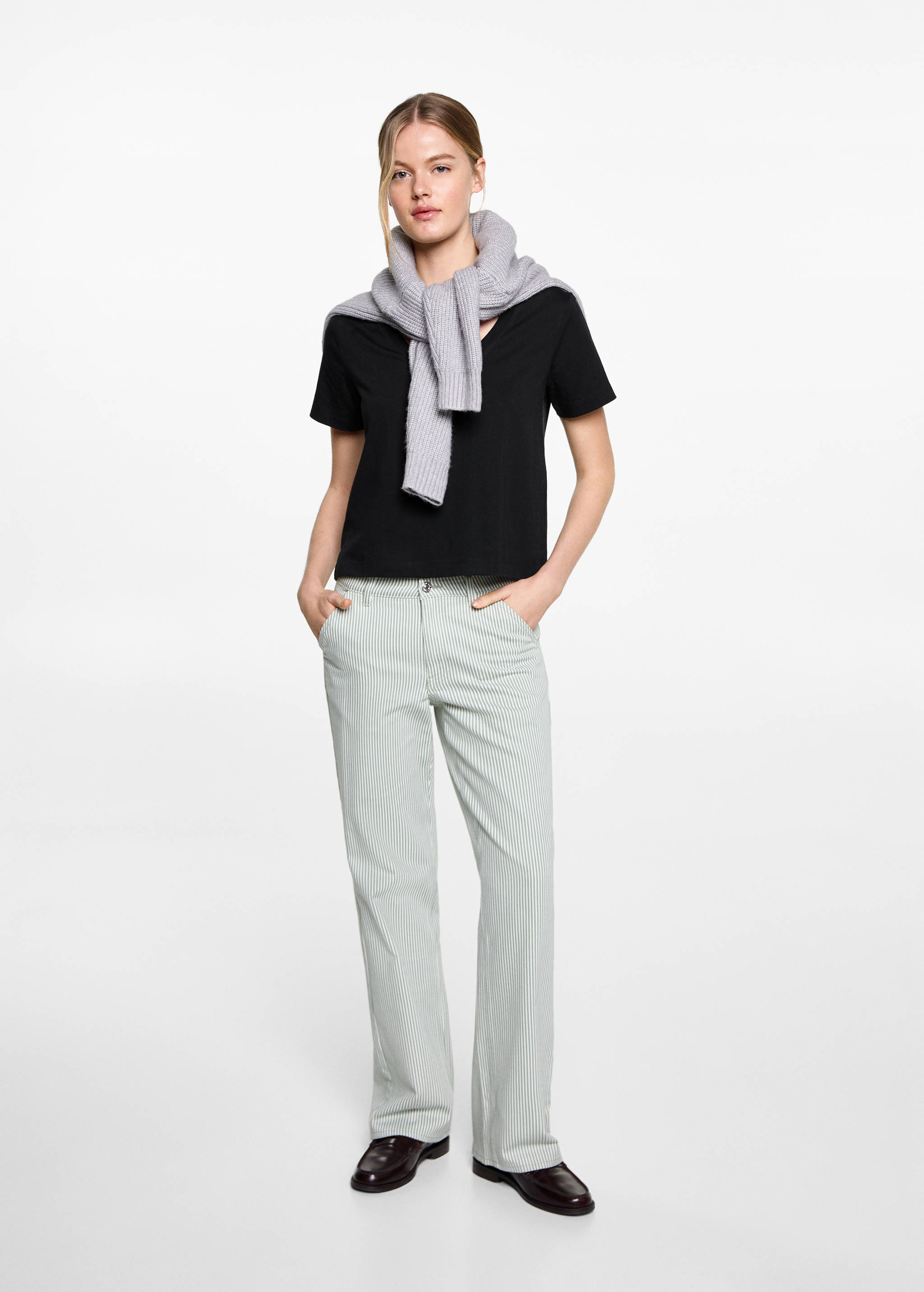 V-neck T-shirt - General plane