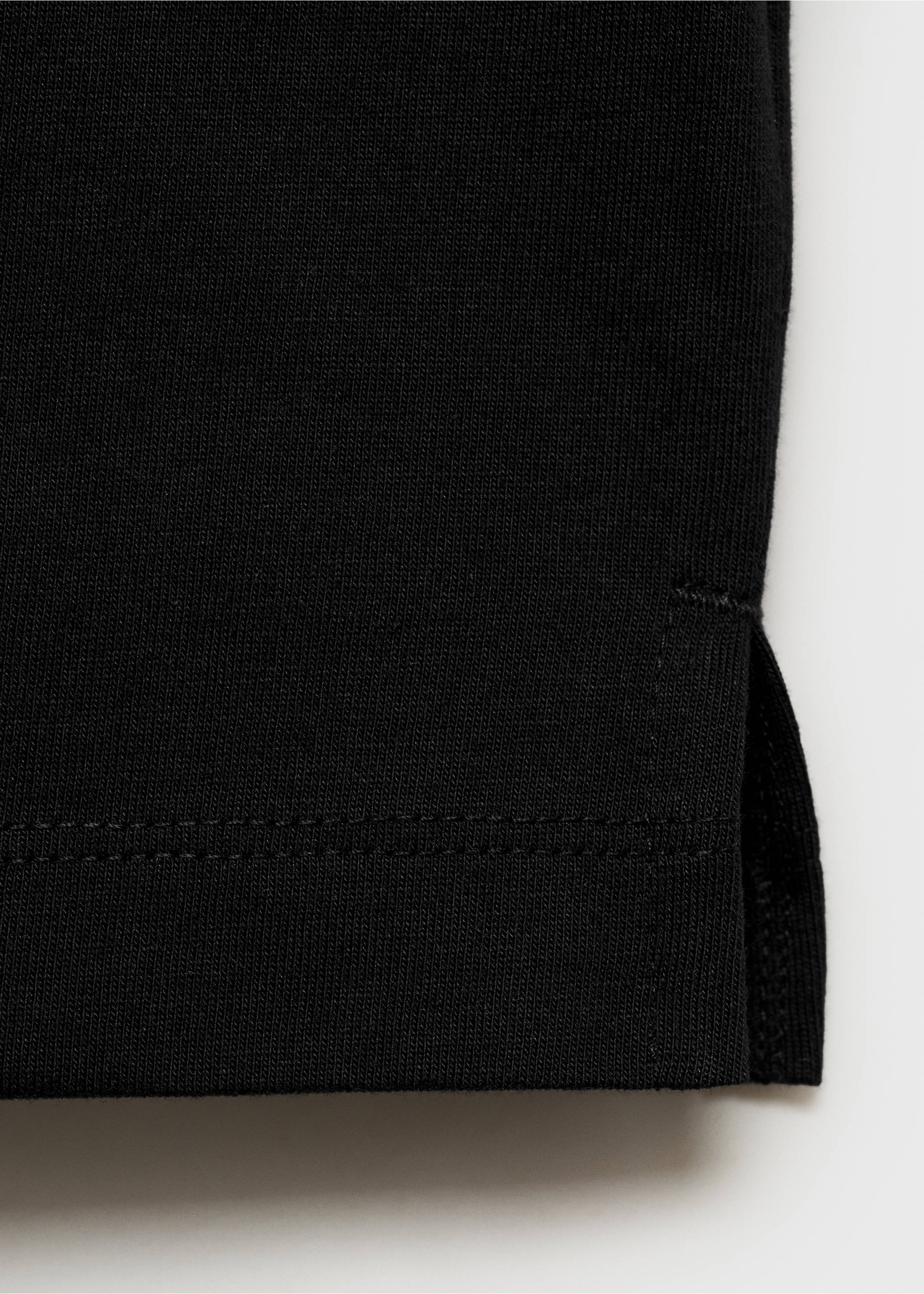 V-neck T-shirt - Details of the article 0, Black. Ref: 87011518-00.