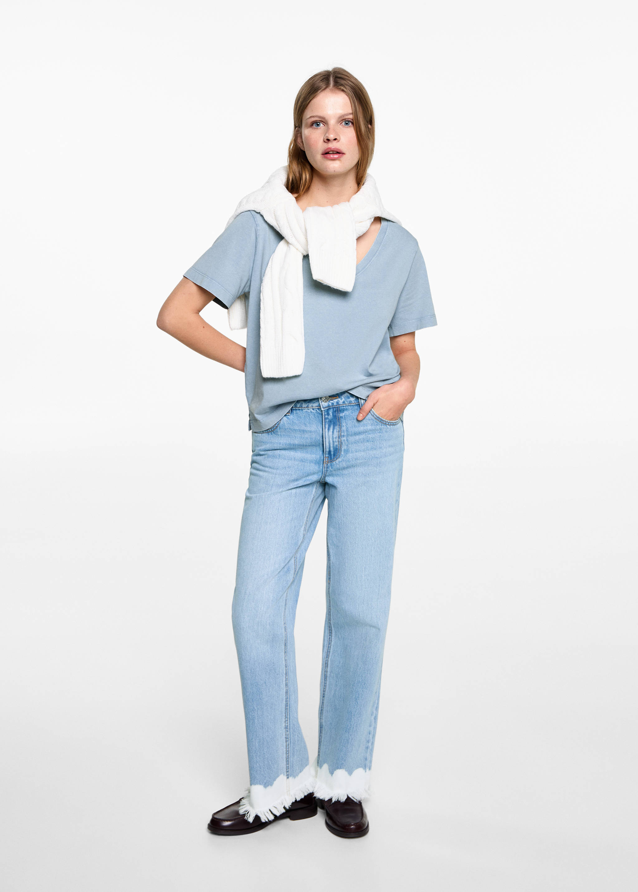 V-neck T-shirt - General plane