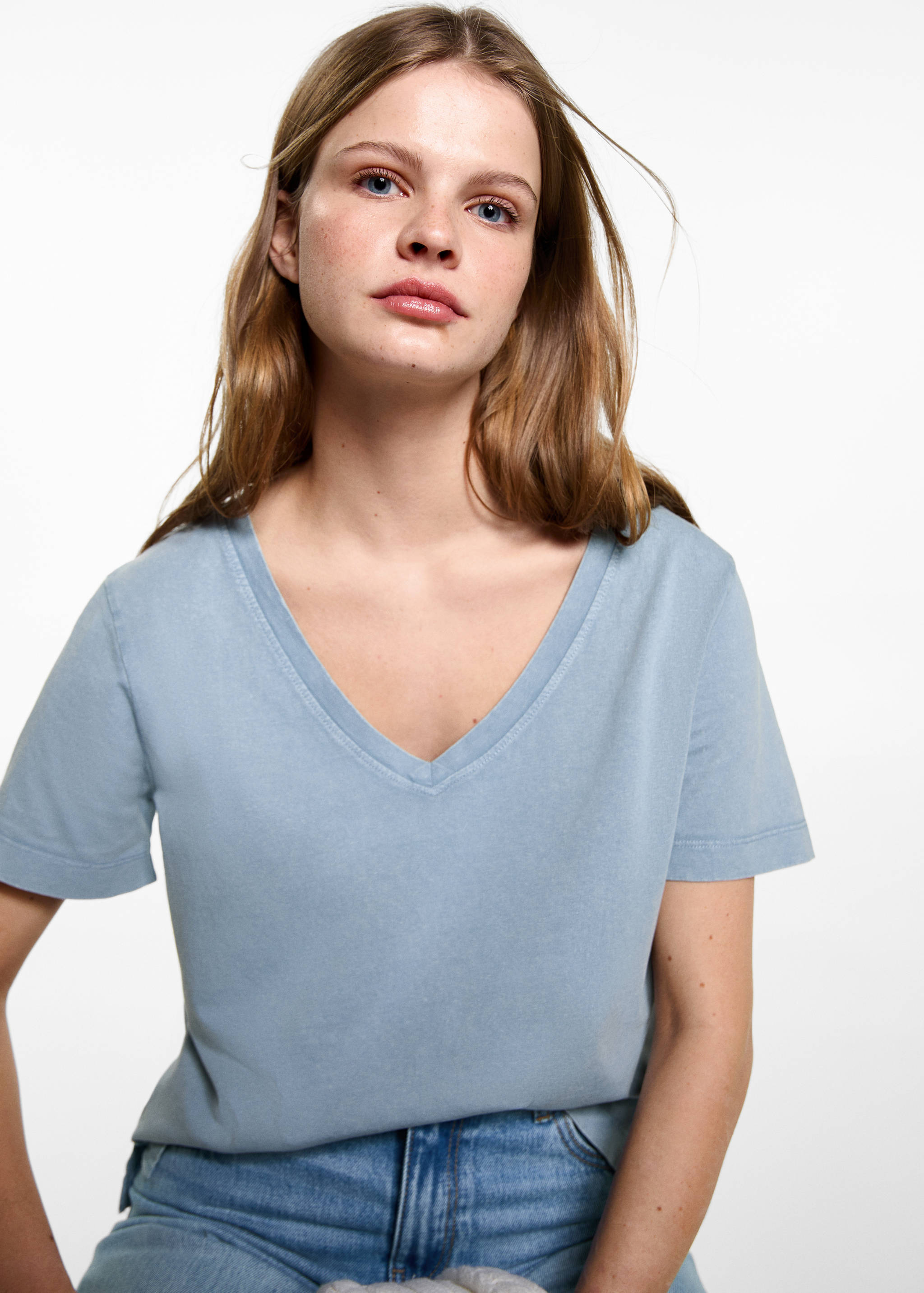 V-neck T-shirt - Medium plane