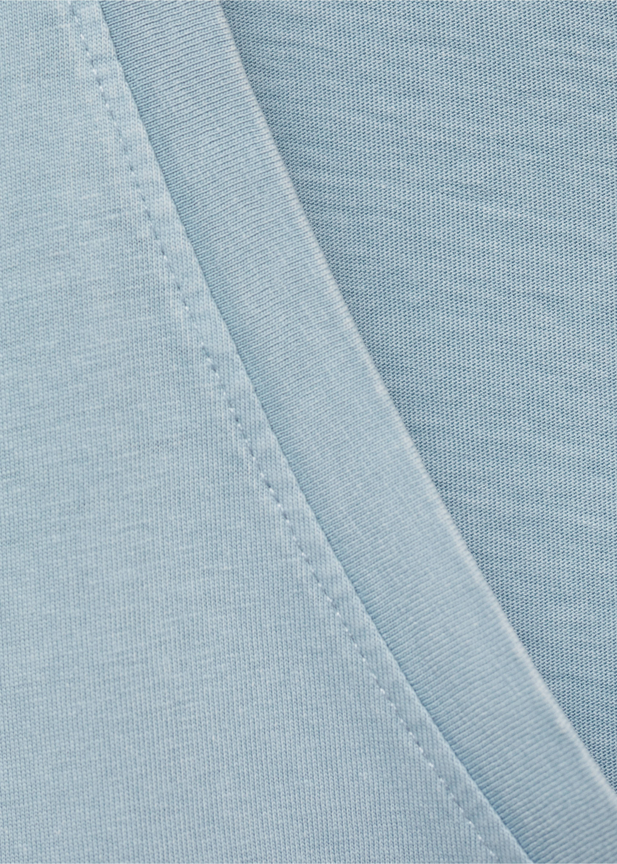 V-neck T-shirt - Details of the article 8, Sky Blue. Ref: 87011521-00.