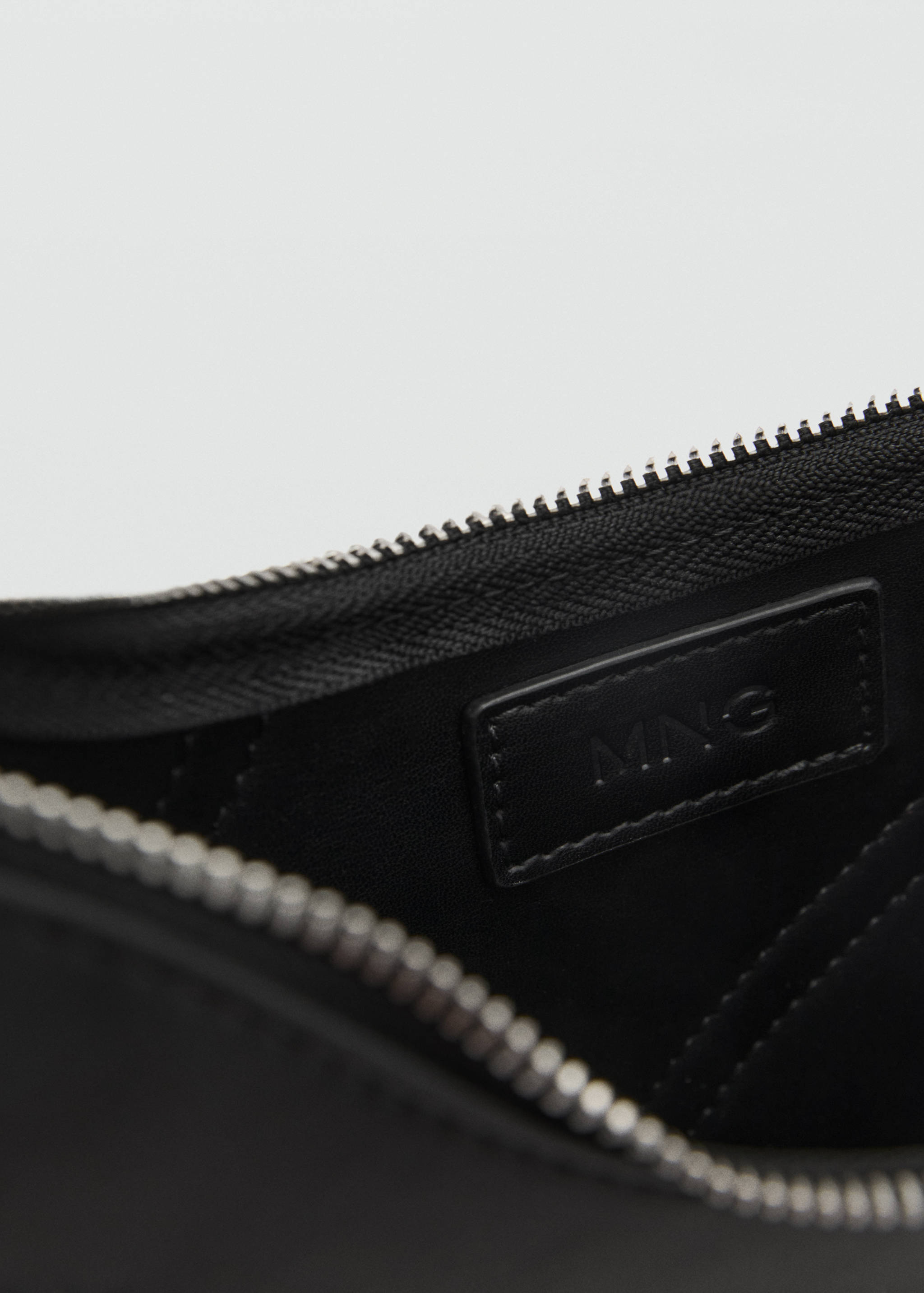 Die-cut shoulder bag - Details of the article 1