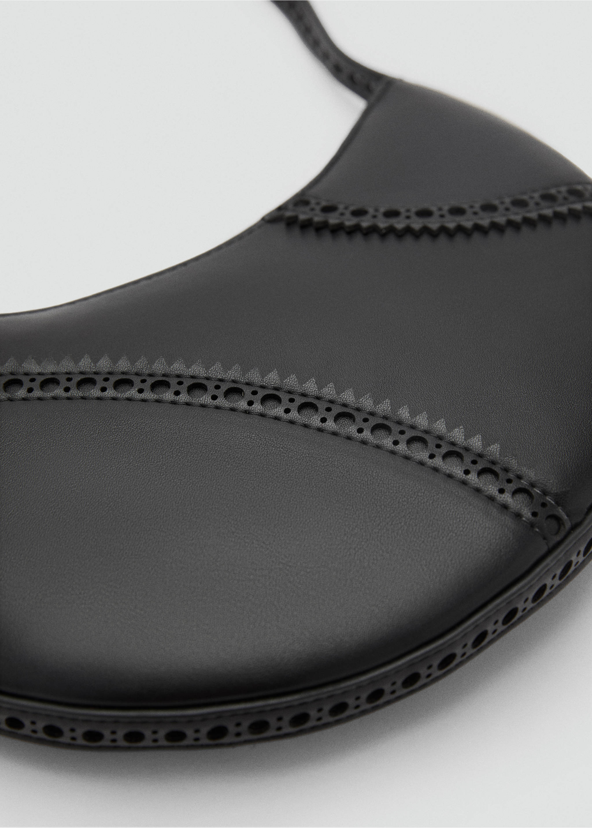 Die-cut shoulder bag - Details of the article 3, Black. Ref: 87012539-00.