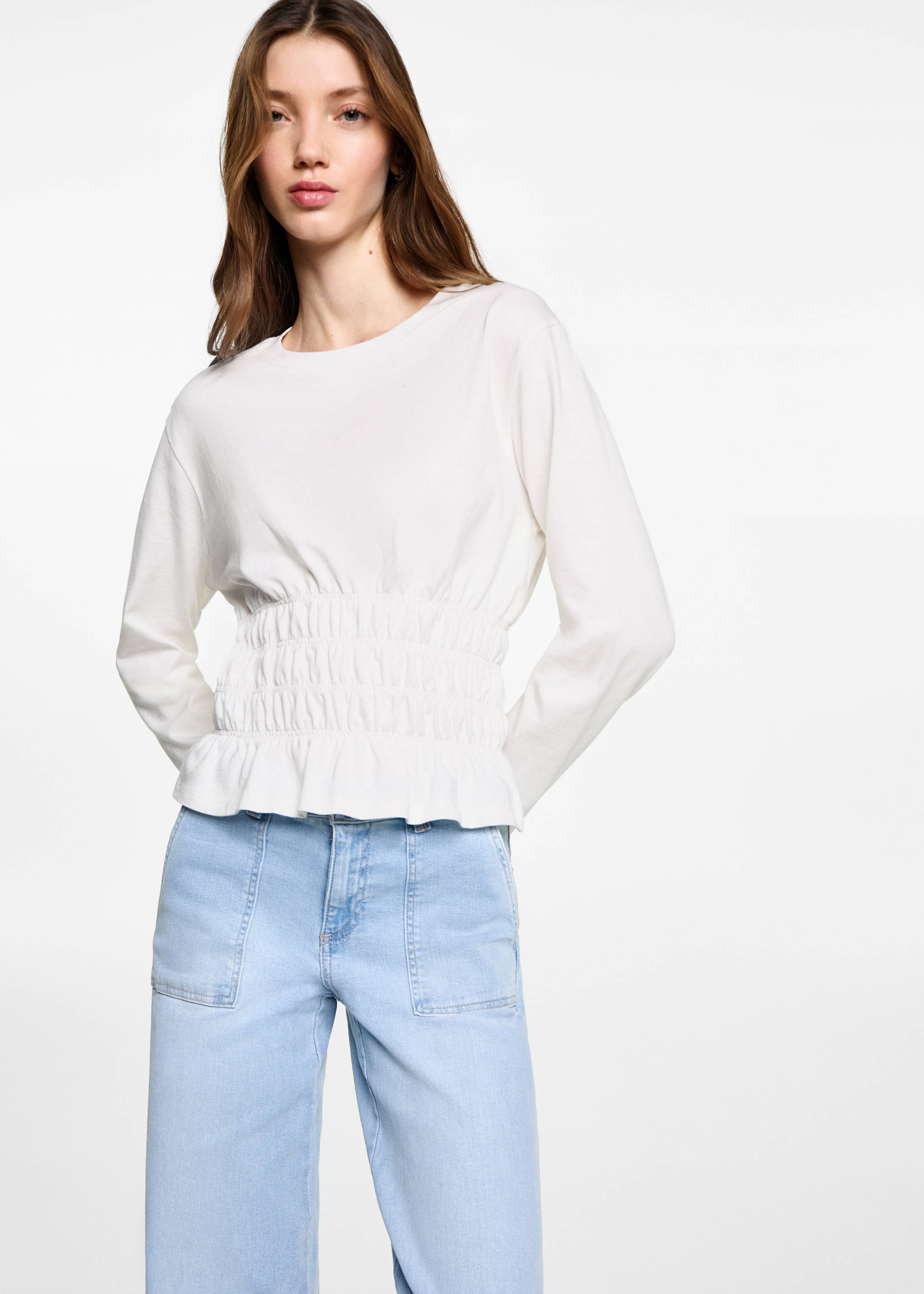 T-Shirt mit geraffter Taille - Mittlere Ansicht