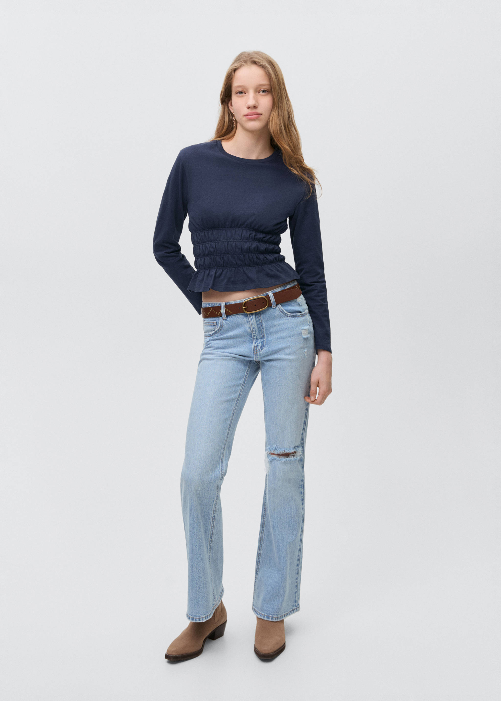 T-Shirt mit geraffter Taille - Allgemeine Ansicht