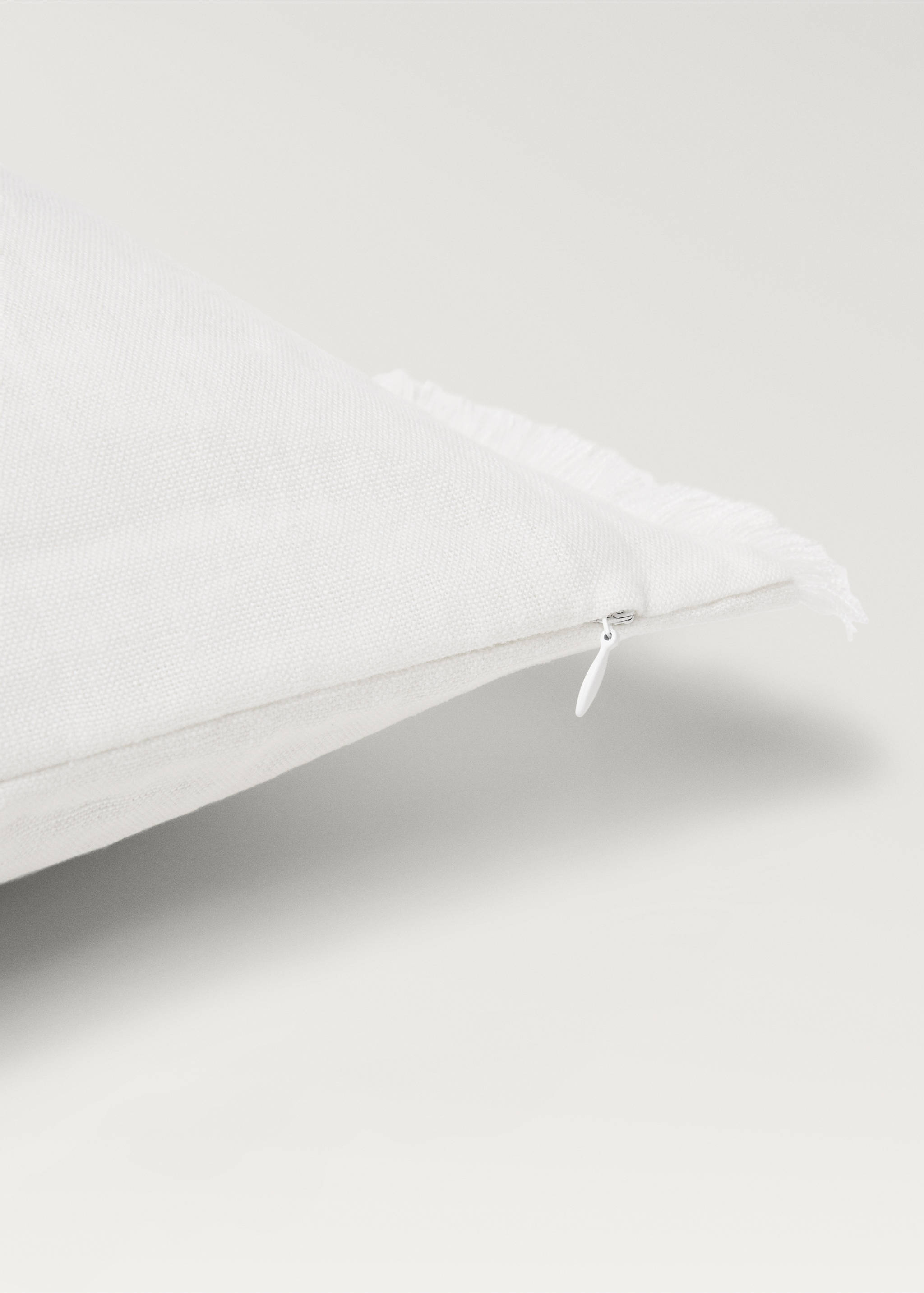 Housse de coussin lin à franges 50x50 cm - Détail de l'article 3, Blanc cassé. Ref: 87012899-00.