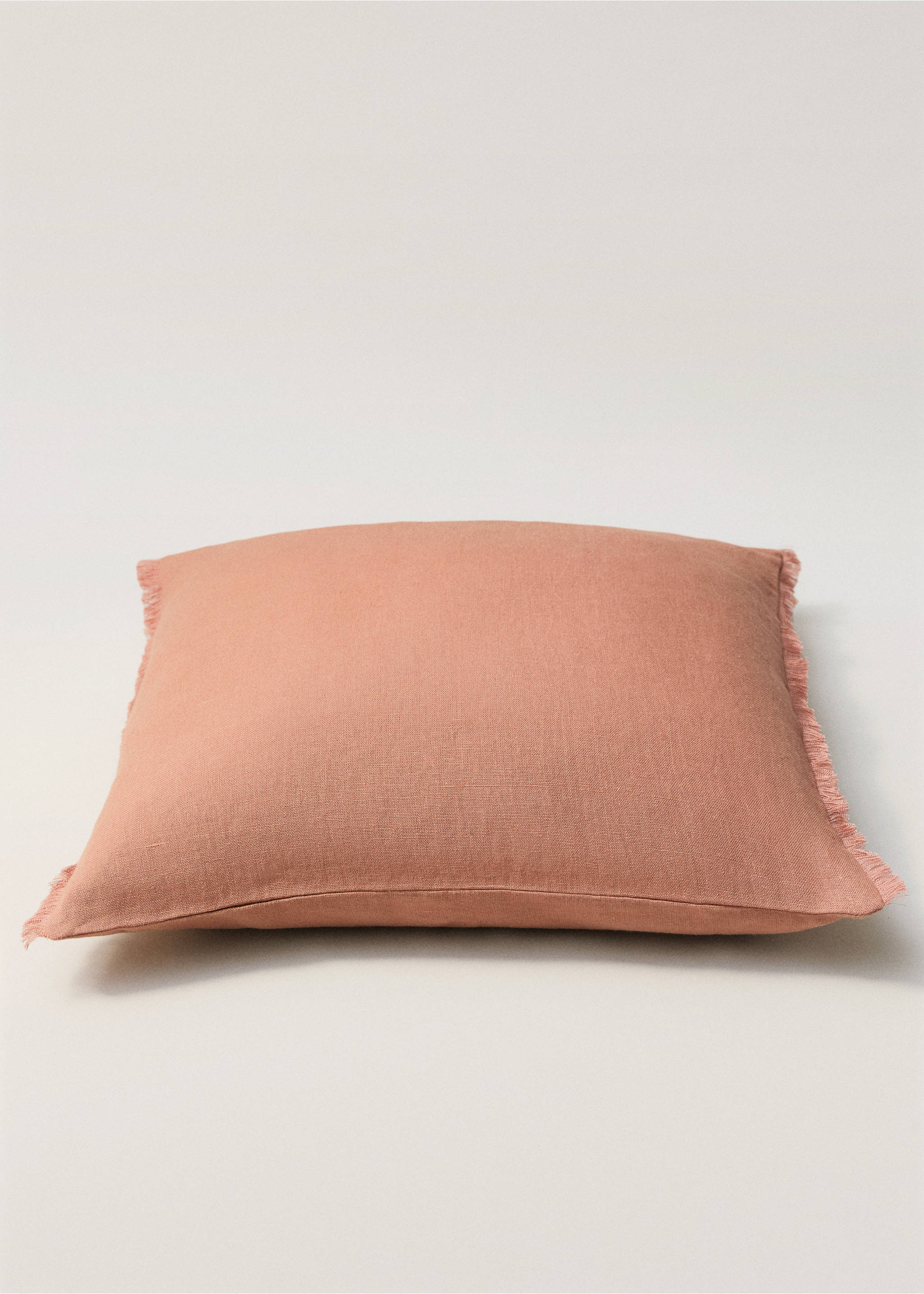 Linen cushion cover with fringes 50x50 cm - Details of the article 8, Pink. Ref: 87012899-00.
