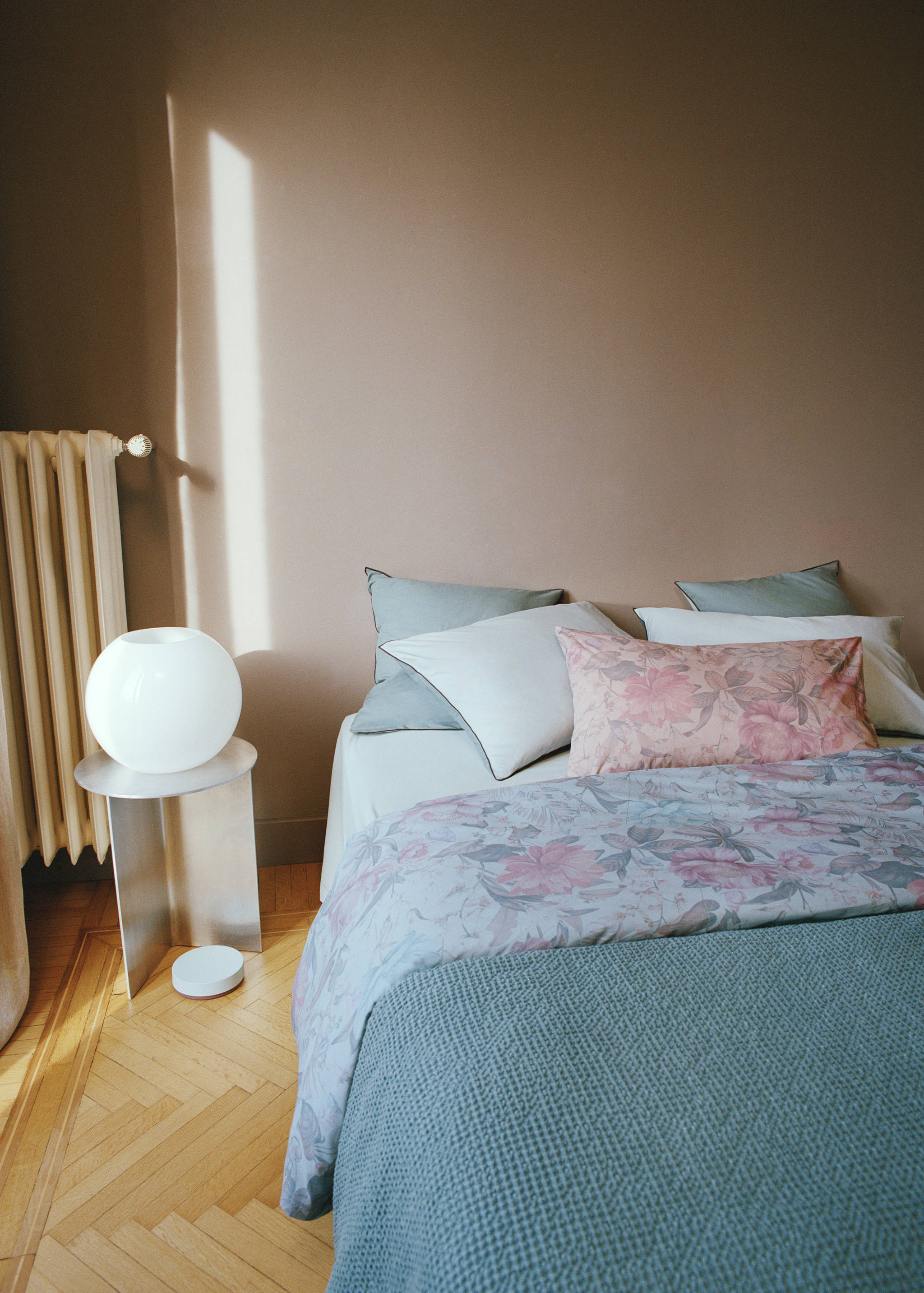 Cotton percale multi-coloured floral-print duvet cover King bed - Details of the article 6