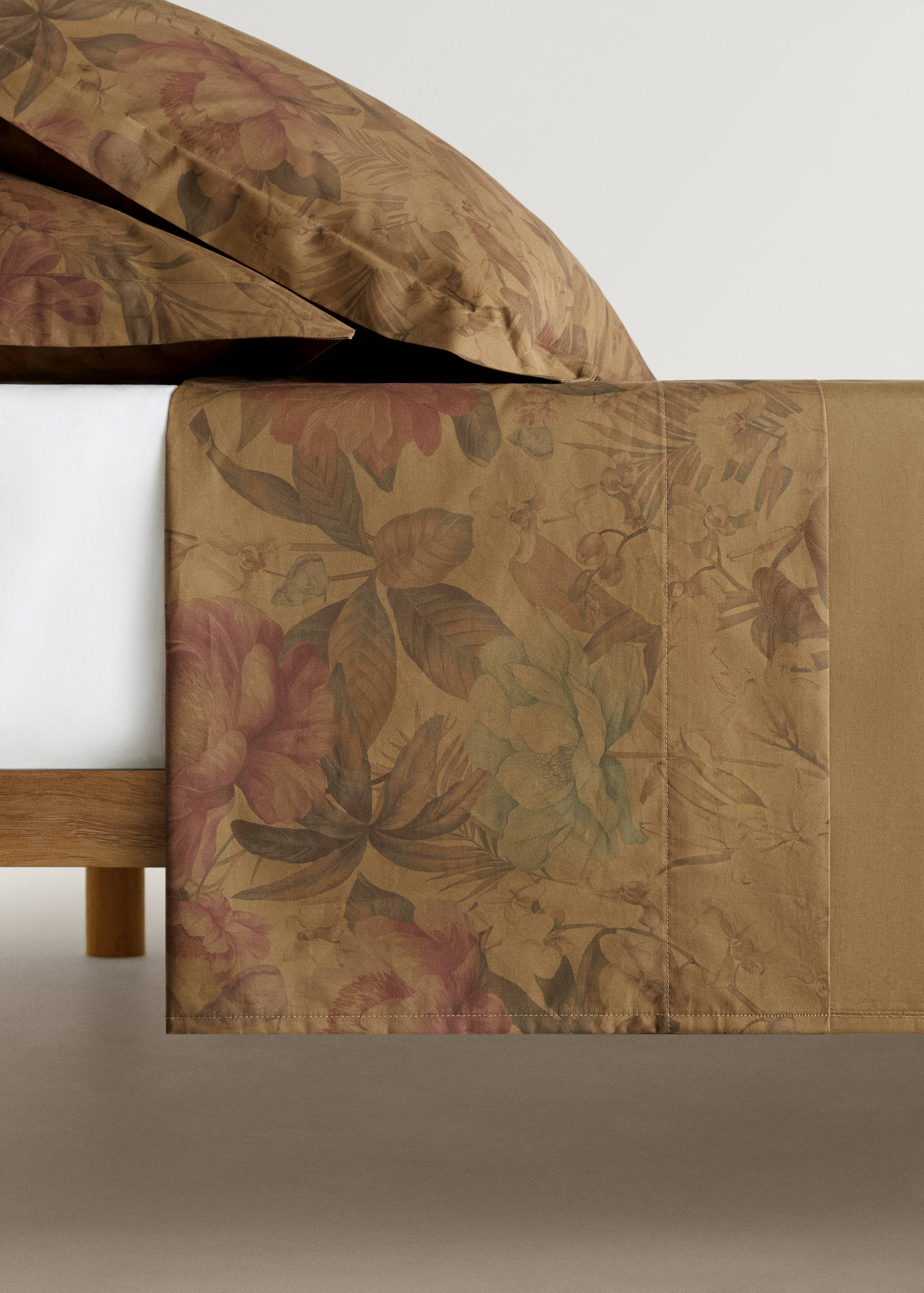 Oberlaken aus Baumwoll-Perkal mit mehrfarbigem Blumenmuster, Bett 90 cm - Artikel ohne Model