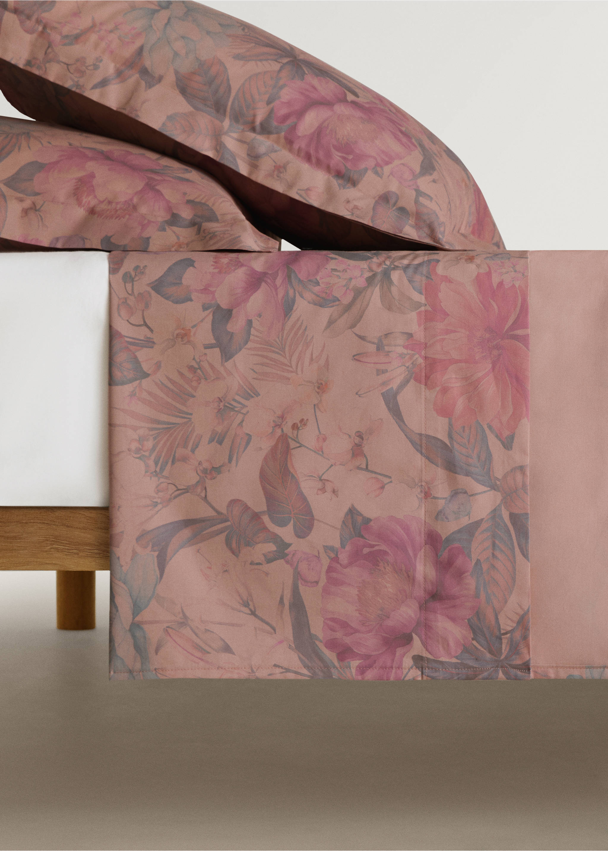 Cotton percale multi-coloured floral-print top sheet for 150/160cm bed - Article without model, Pink. Ref: 87012930-00.