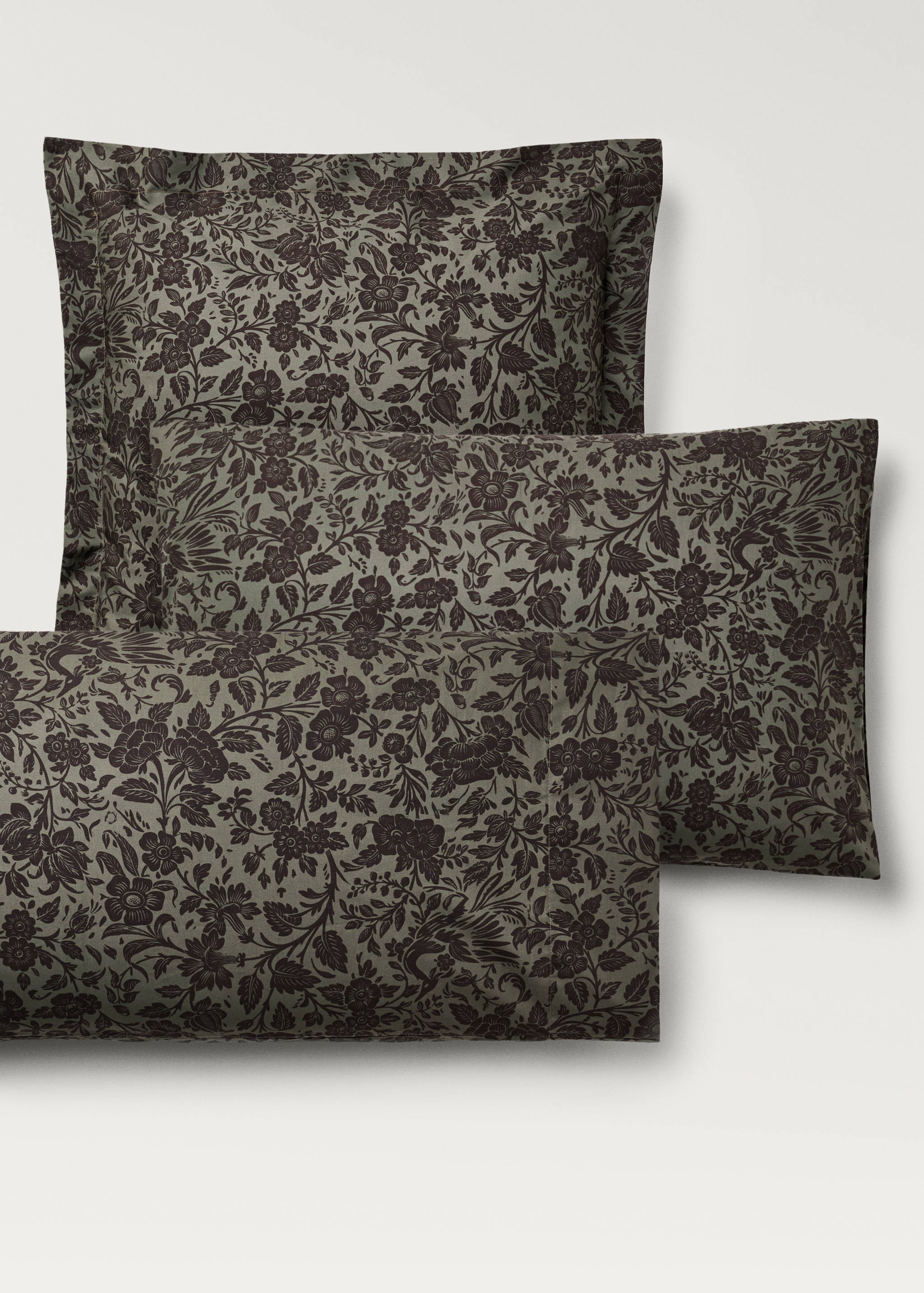 Two cotton percale two-tone floral-print pillowcases 50x75 cm - Details of the article 4