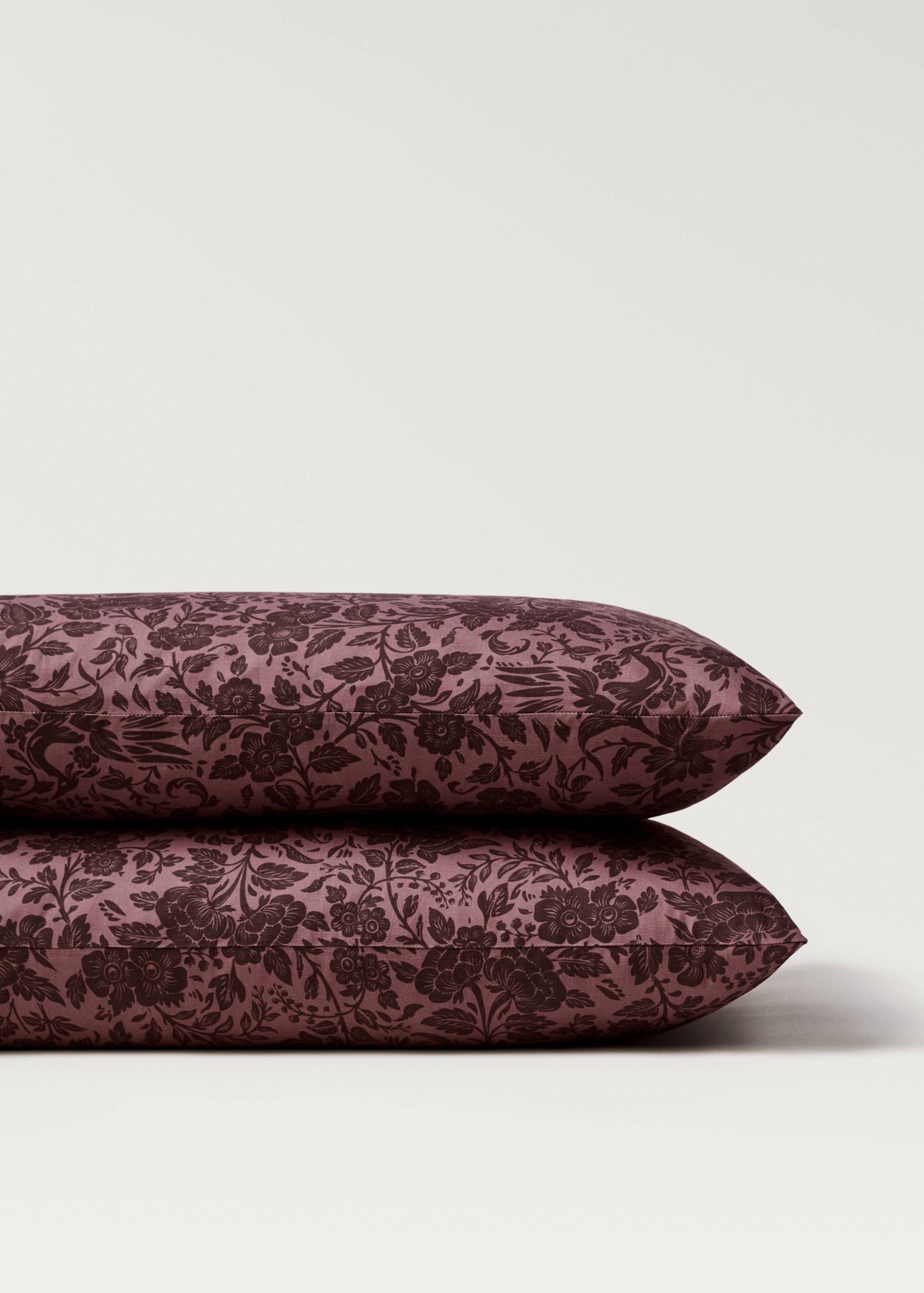 Two cotton percale two-tone floral-print pillowcases 50x75 cm - Details of the article 3