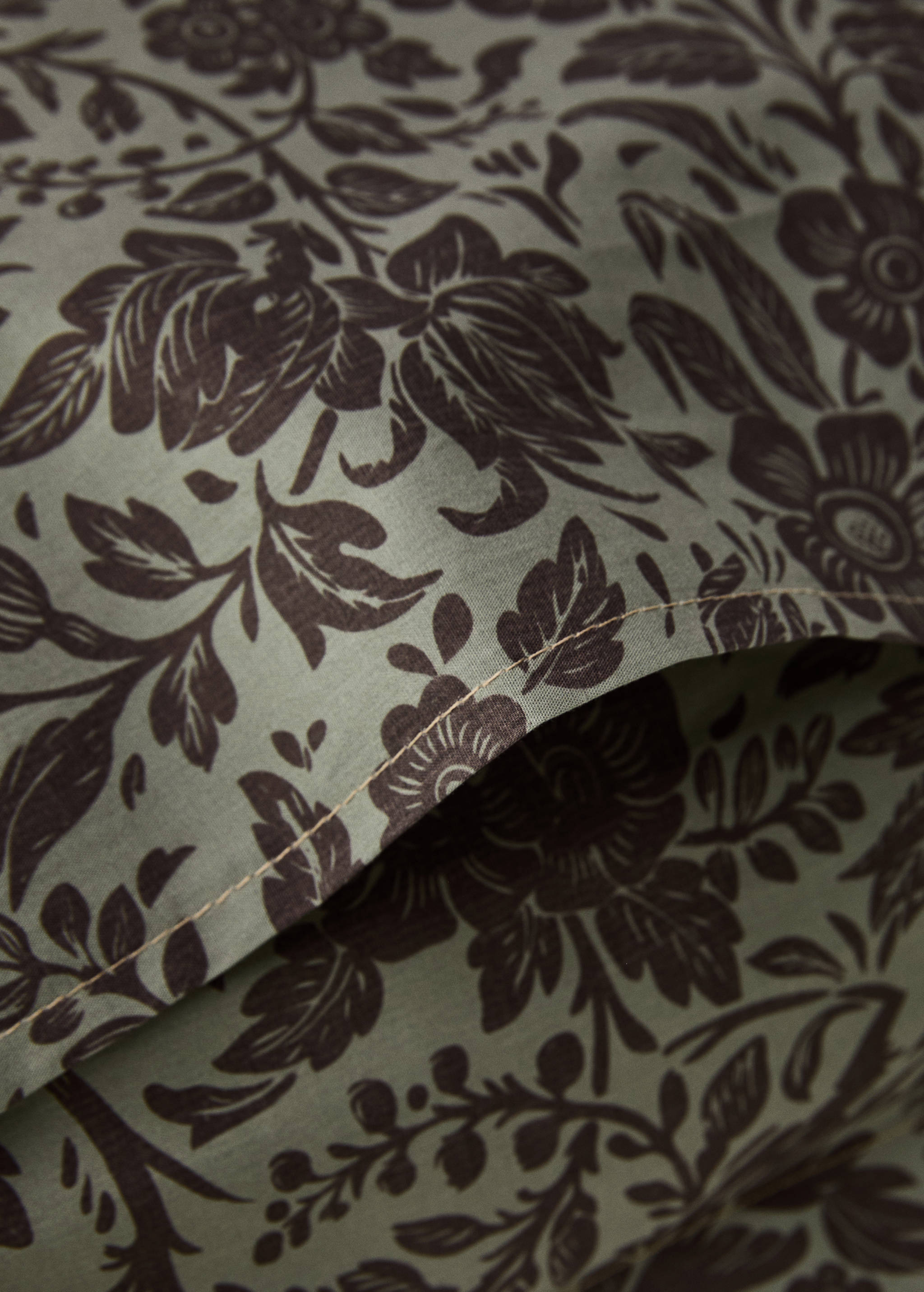 Zwei Kopfkissenbezüge aus Baumwoll-Perkal mit zweifarbigem Blumenmuster, 60 x 60 cm - Detail des Artikels 2